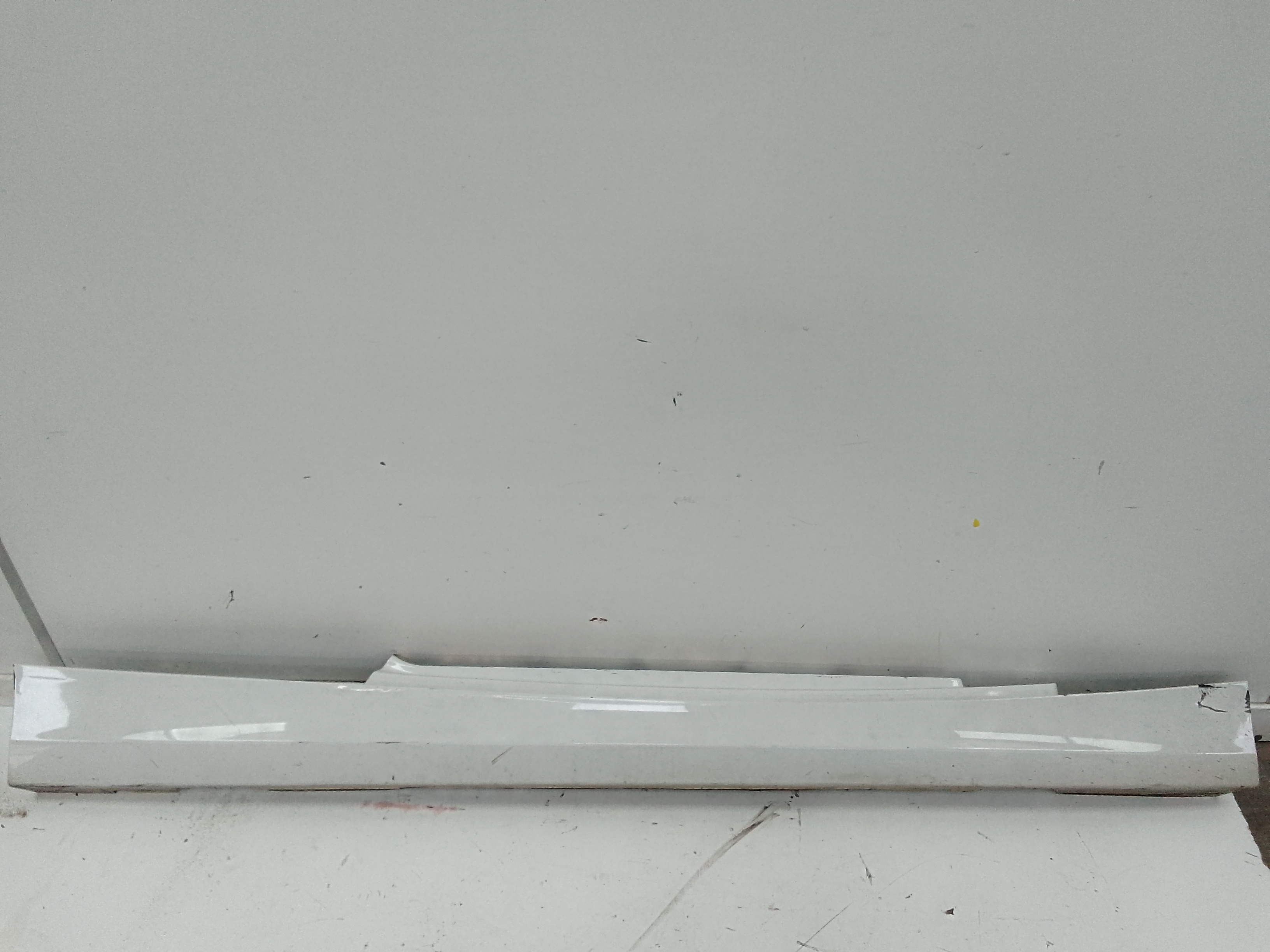 Spoiler talonera derecha bmw serie 1 berlina (e81/e87)(2004->)