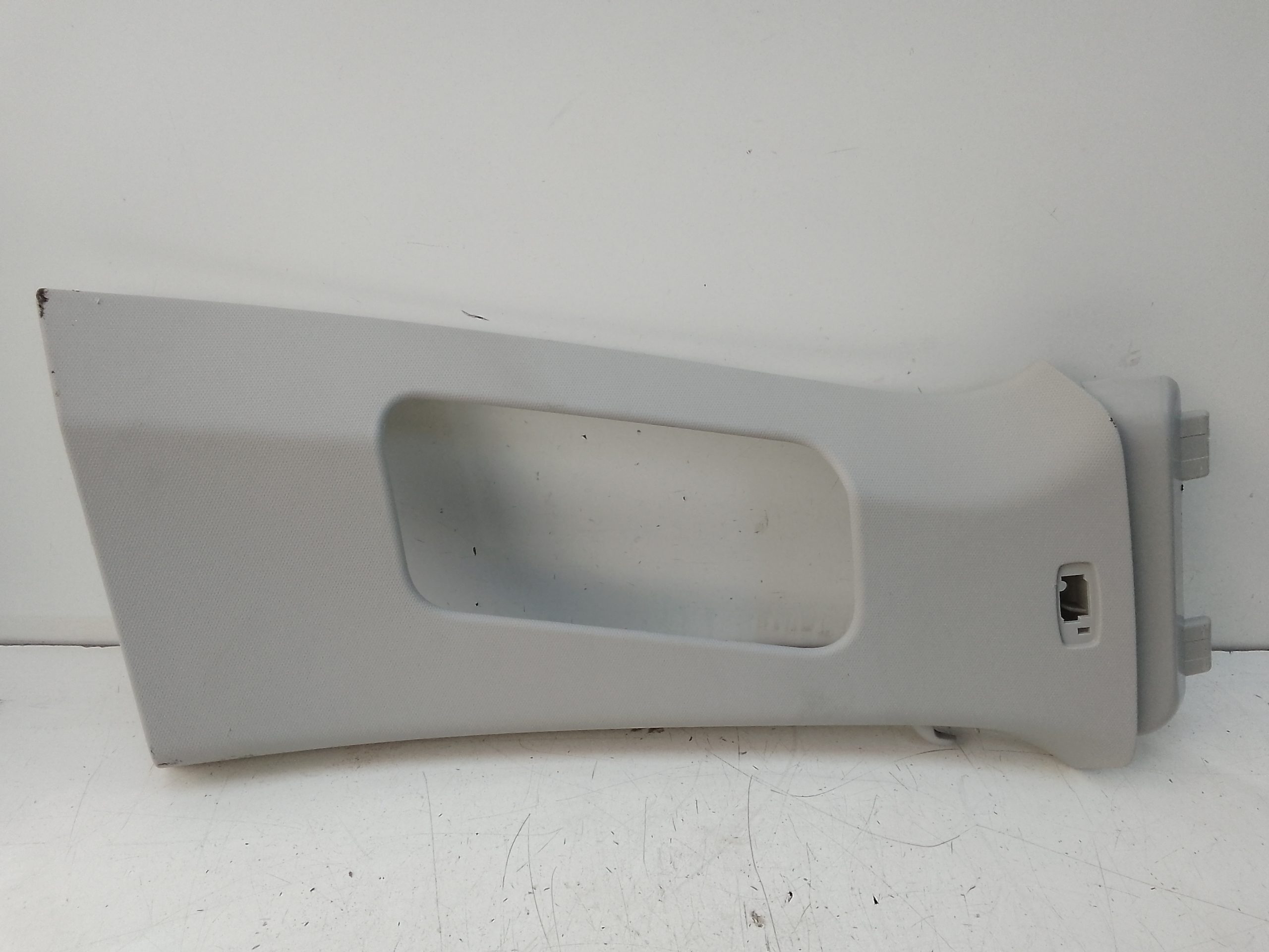 Moldura interior pilar b derecha skoda fabia (pj3)(06.2021->)