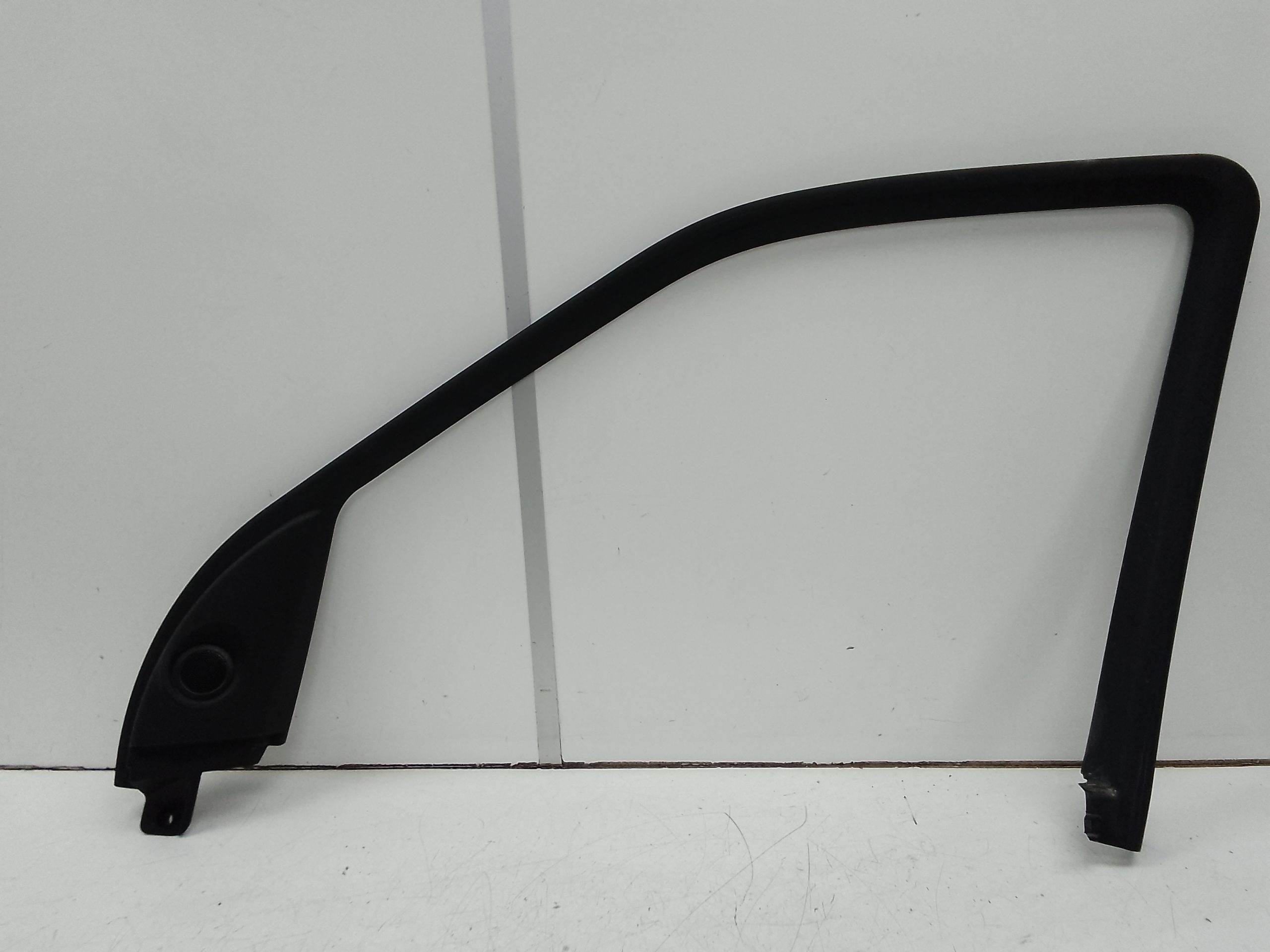 Moldura puerta  delantera derecha land rover freelander (lr2)(2007->)