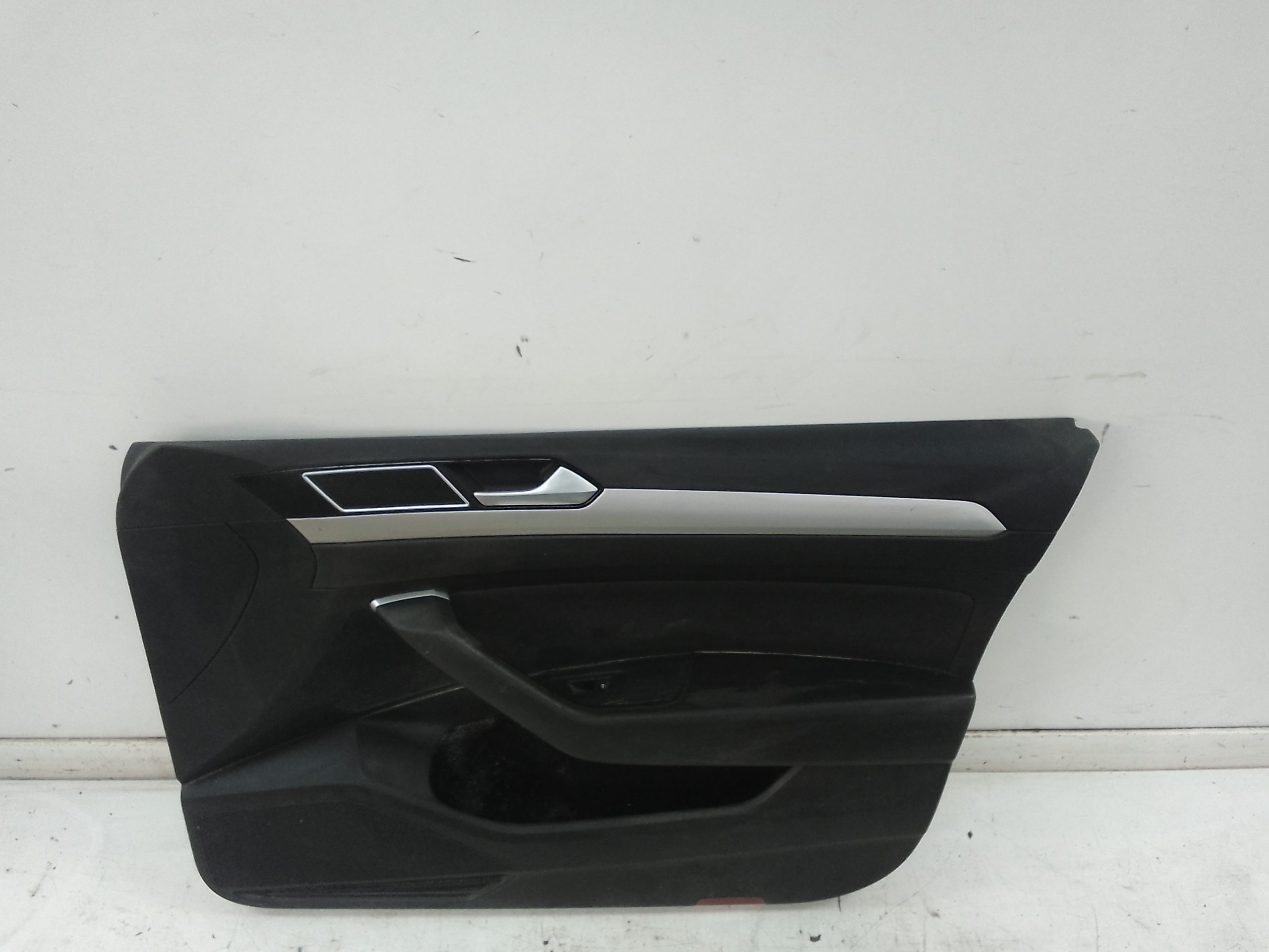 Guarnecido puerta delantera derecha volkswagen passat berlina (3g2)(07.2014->)