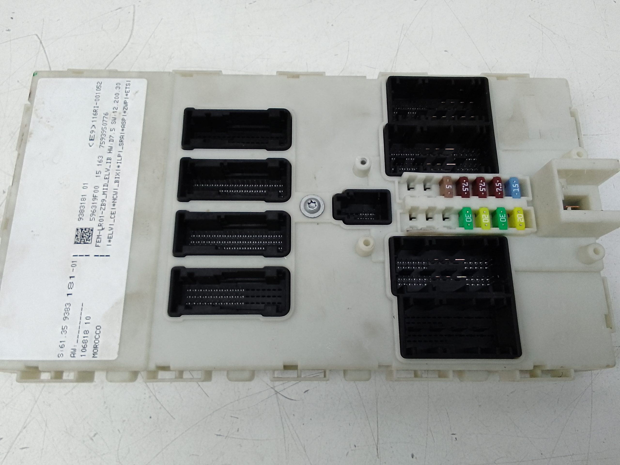 Caja fusibles bmw serie 3 familiar (f31)(2015->)