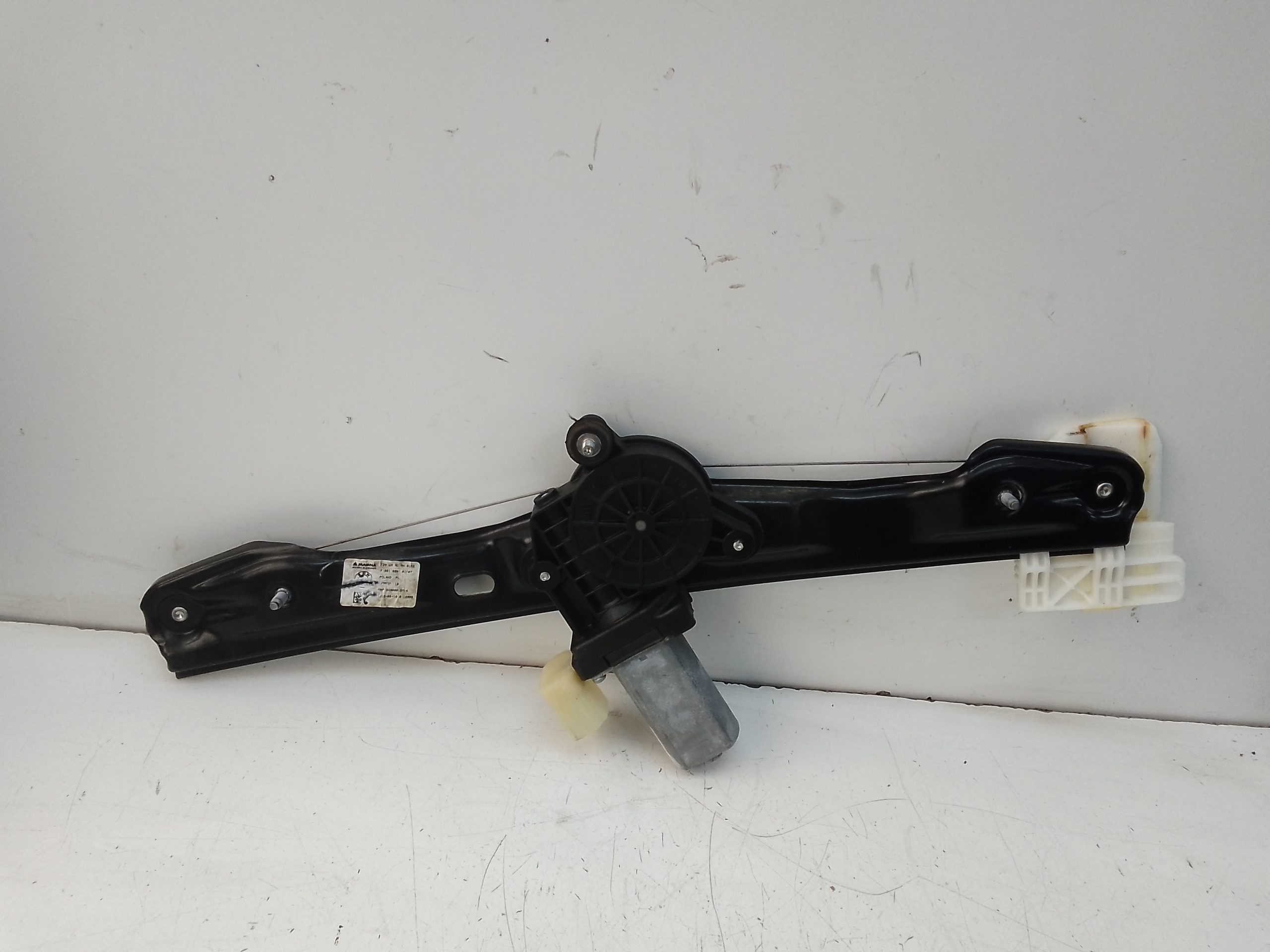 Elevalunas trasero derecho bmw serie 3 familiar (f31)(2015->)