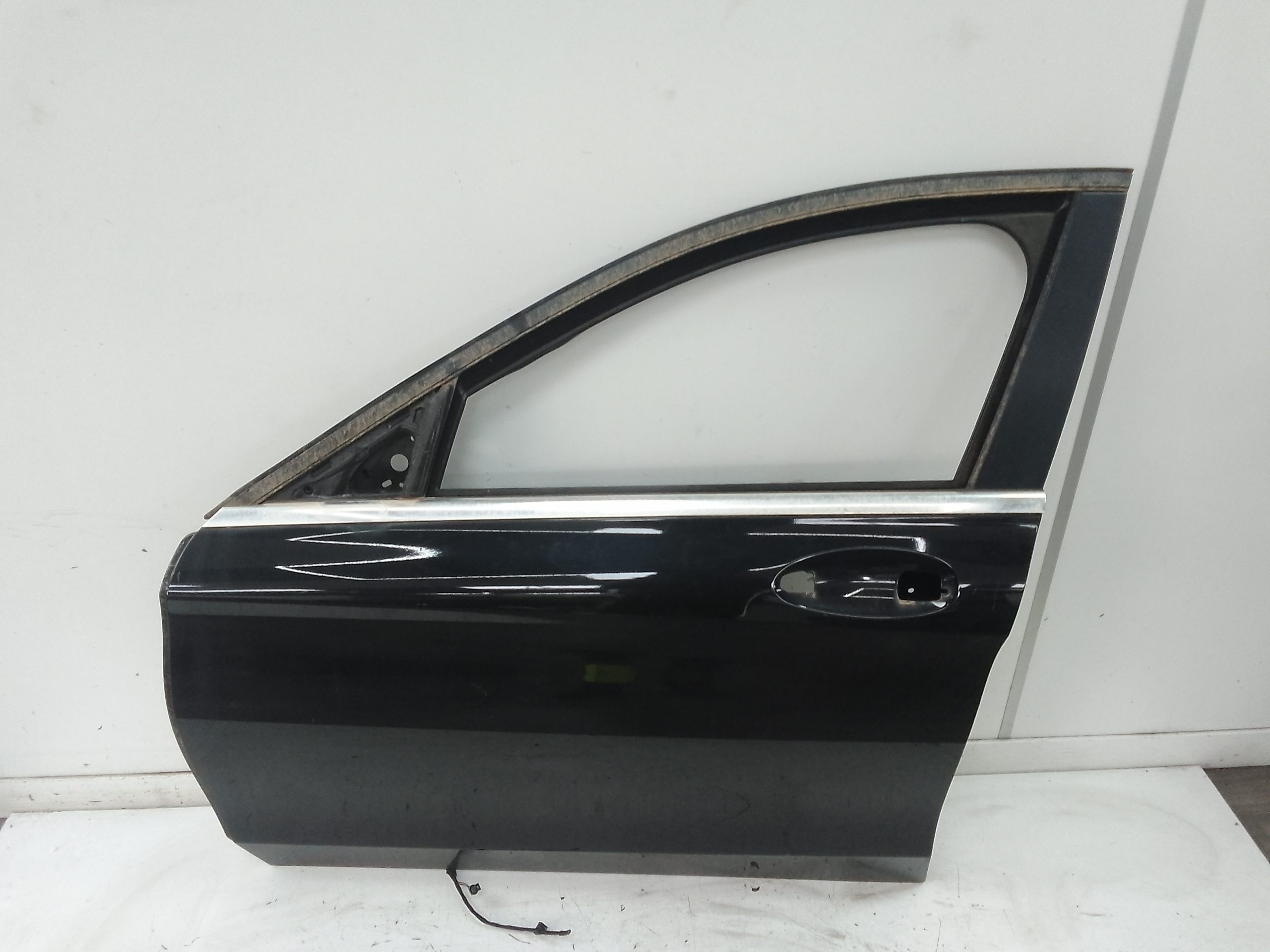 Puerta delantera izquierda mercedes-benz clase c (bm 205) familiar (09.2014->)