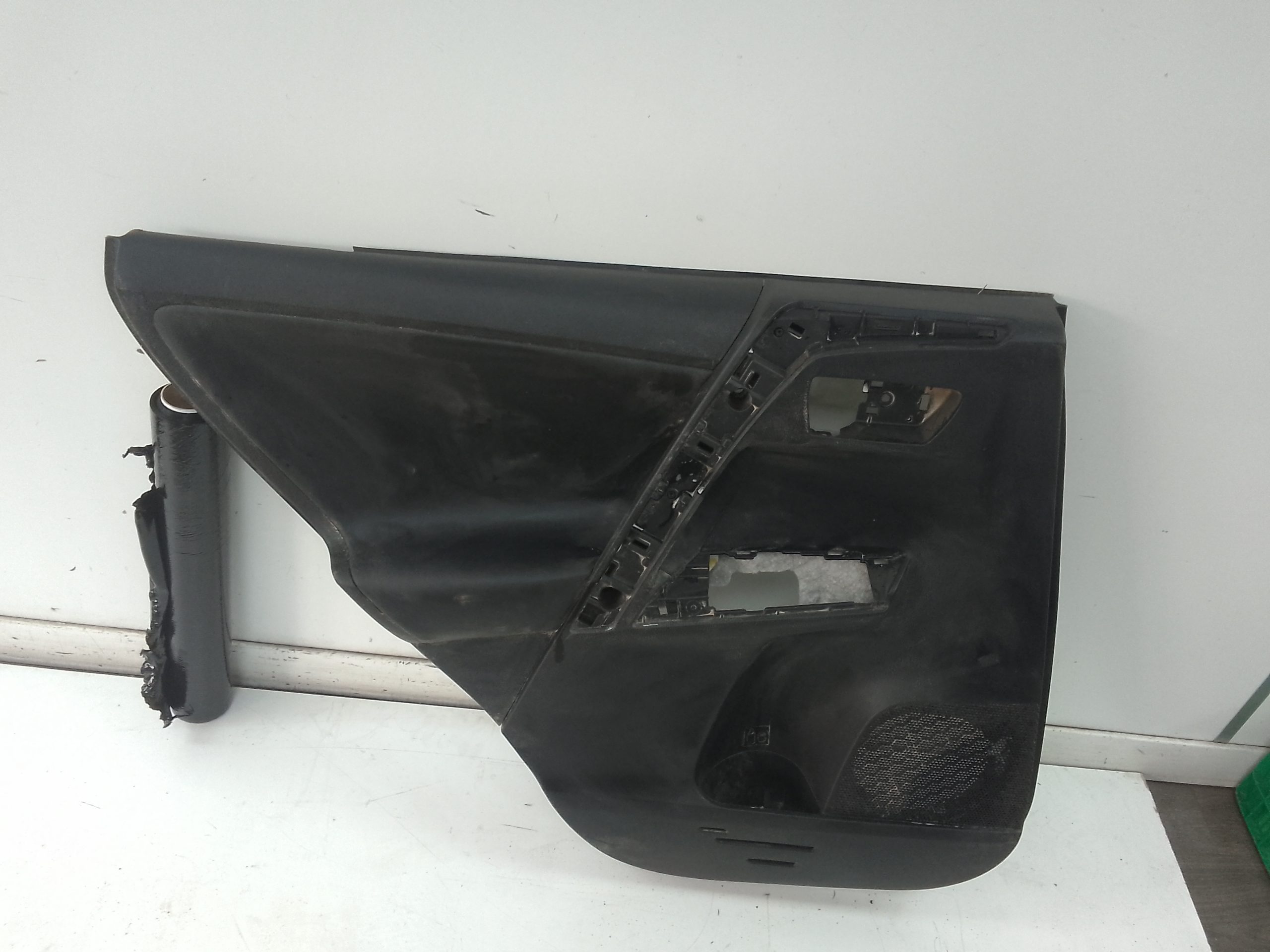 Guarnecido puerta trasera izquierda toyota rav4 (a4)(2013->)