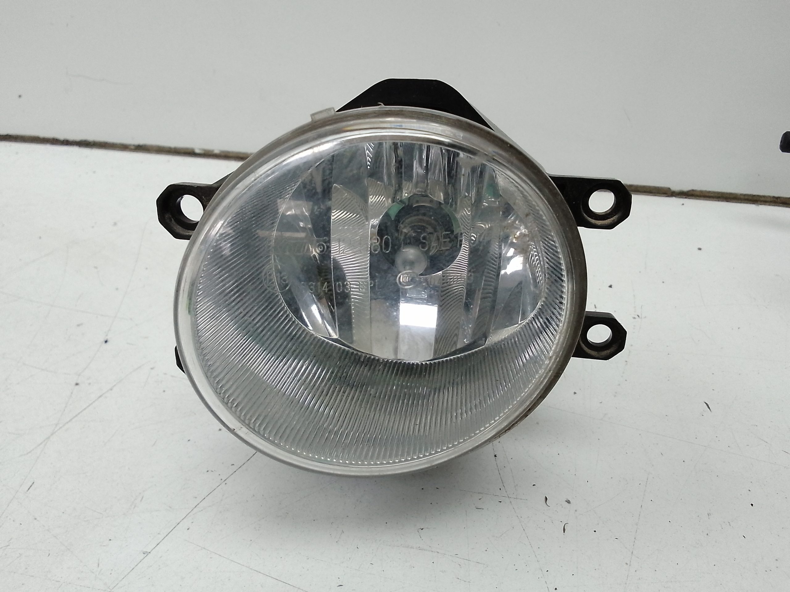 Faro antiniebla derecho toyota rav4 (a4)(2013->)