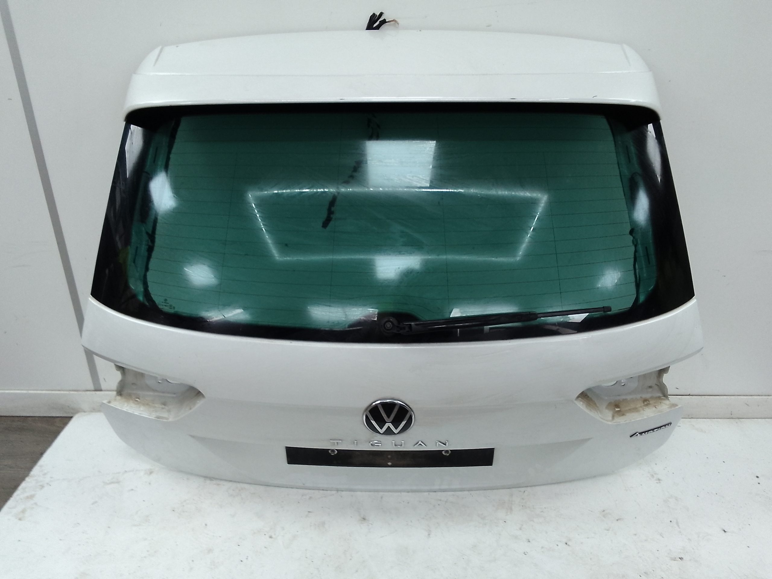 Porton trasero volkswagen tiguan (ax1)(07.2020->)