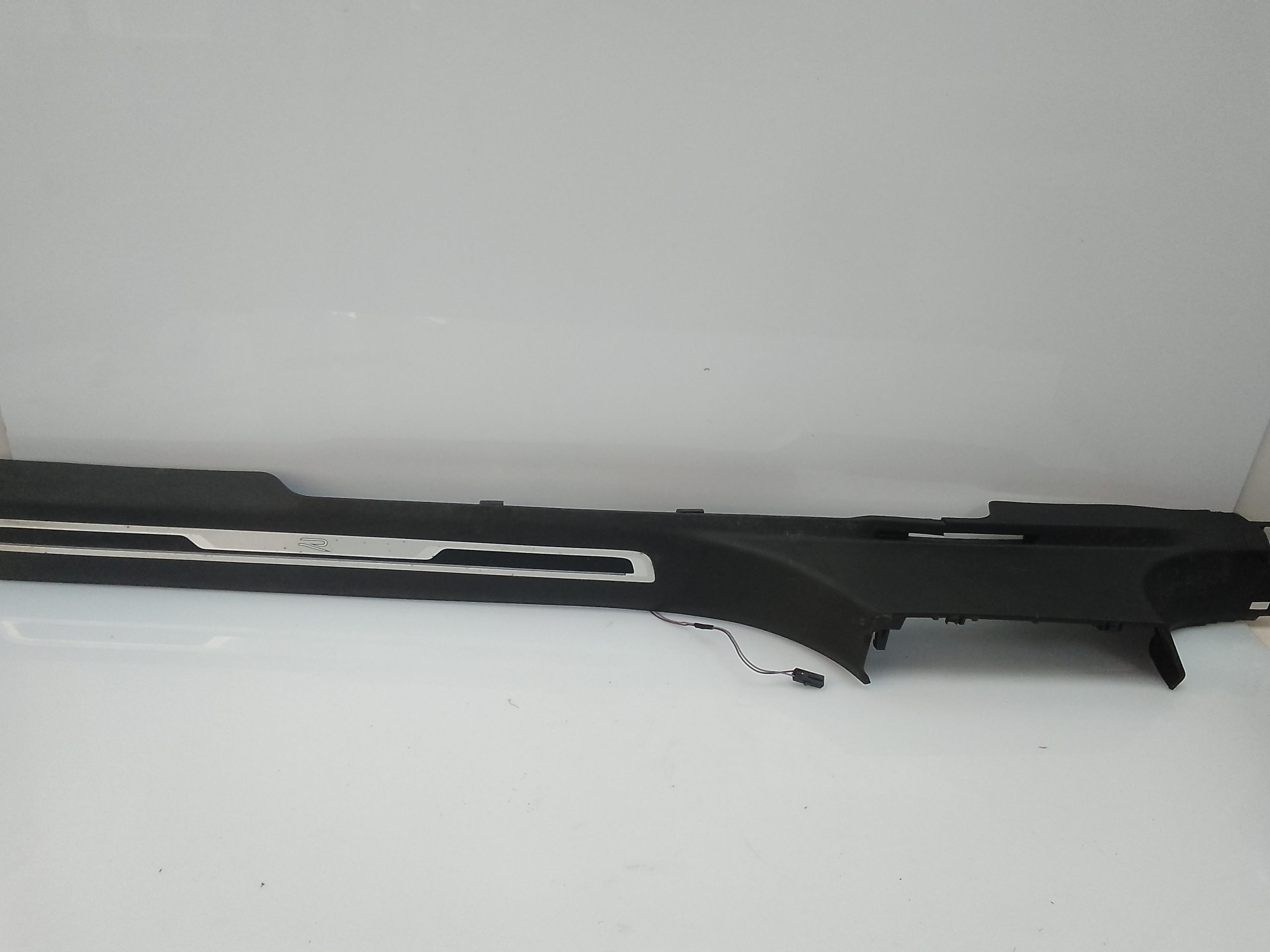 Moldura bajo puerta volkswagen tiguan (ax1)(07.2020->)