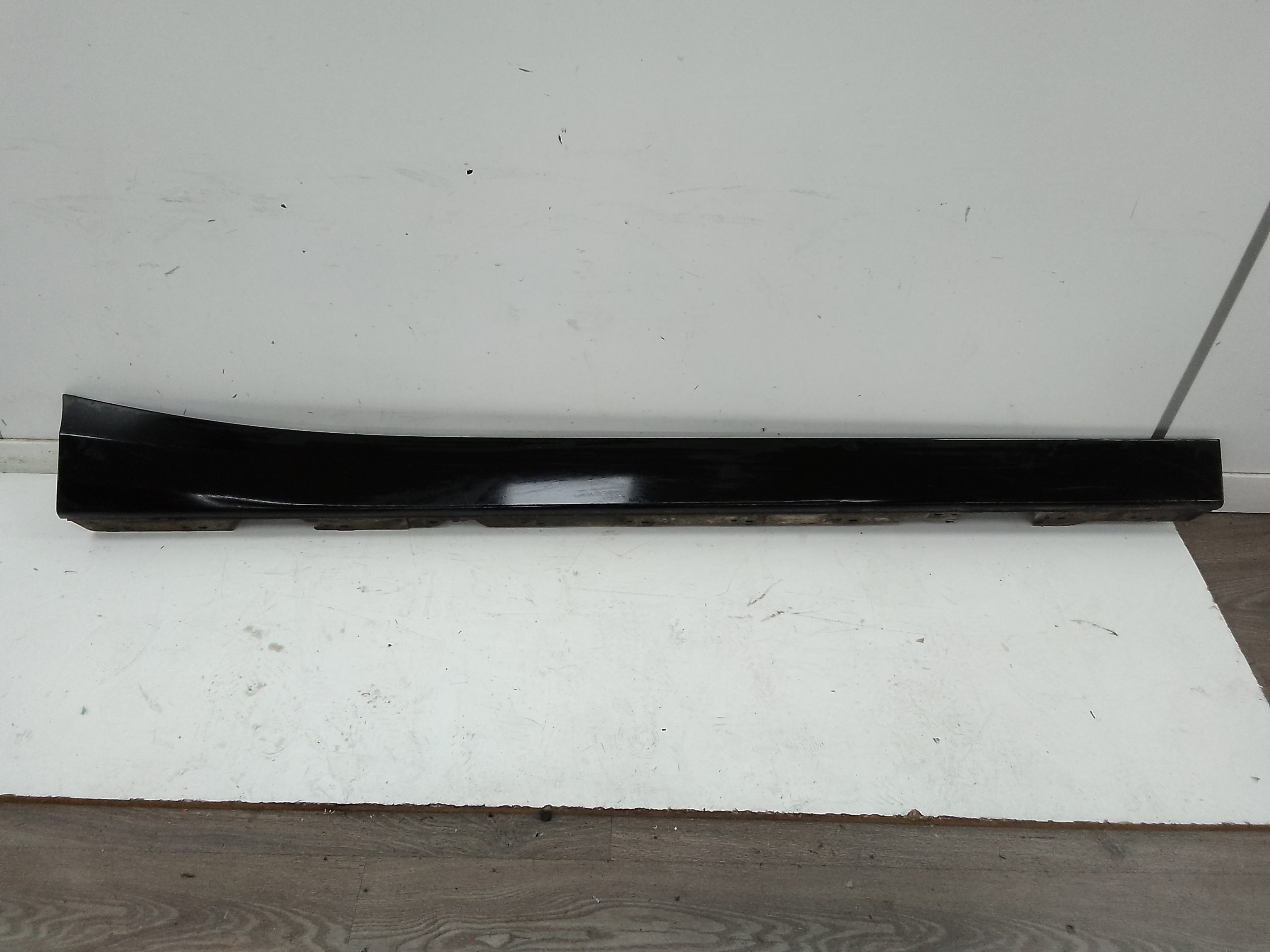 Spoiler talonera izquierda bmw serie 1 berlina 5p (f20)(2011->)