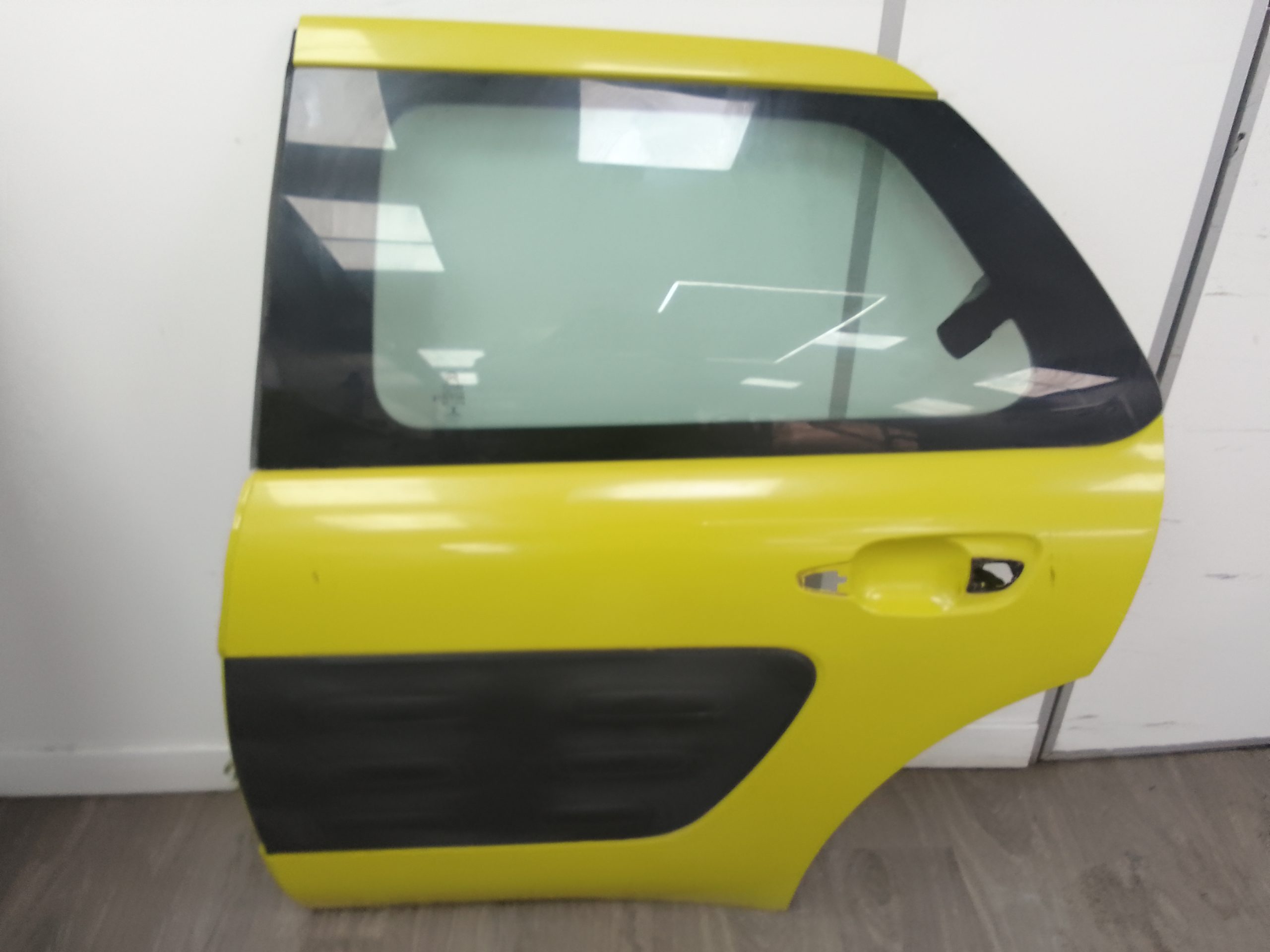 Puerta trasera izquierda citroen c4 cactus (2014->)