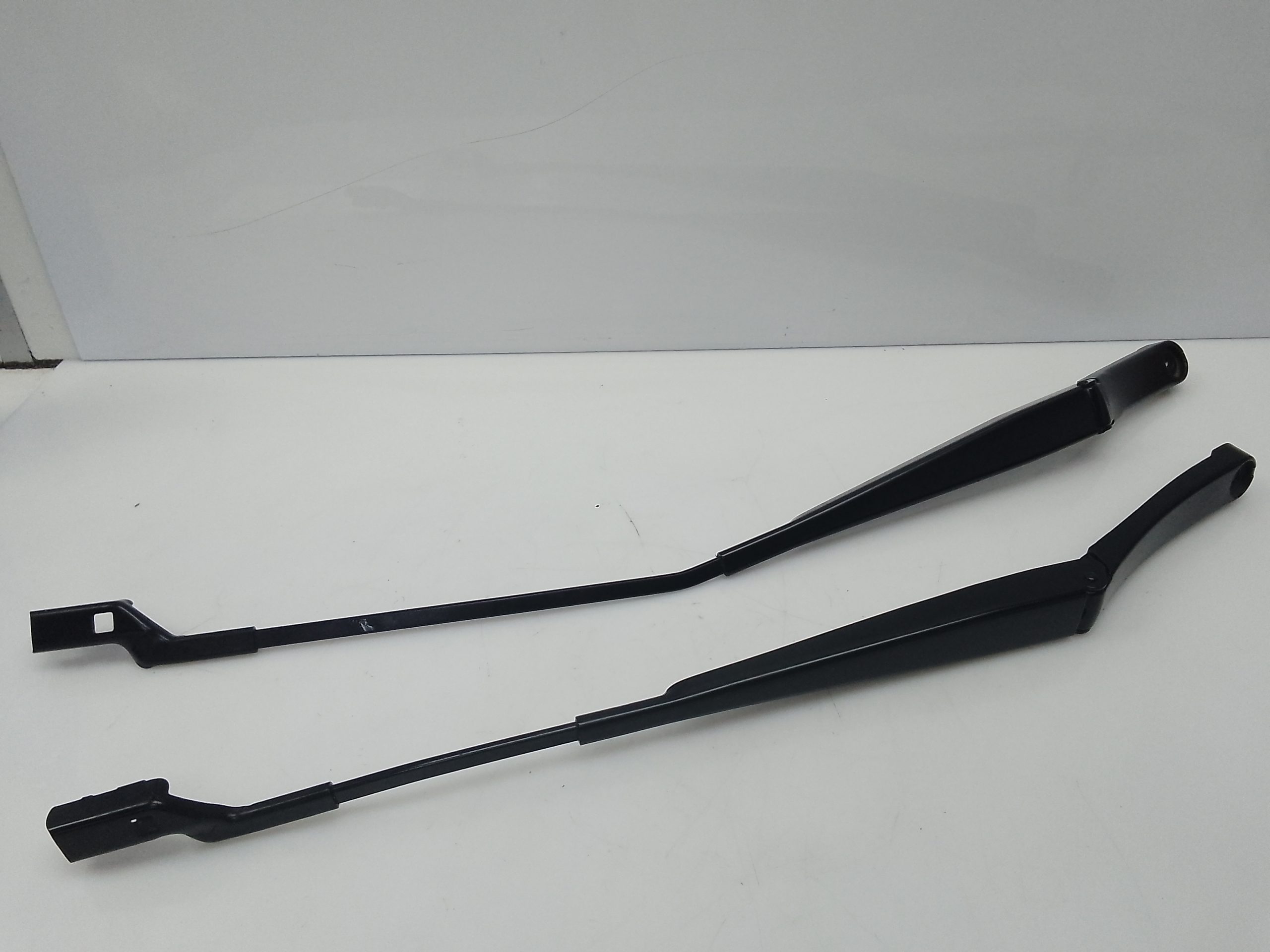 Brazo limpia delantero volkswagen tiguan (ax1)(07.2020->)