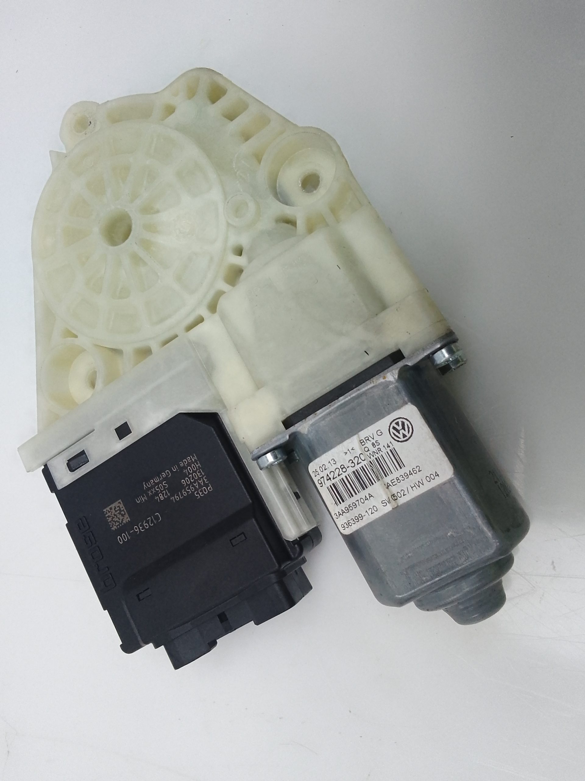 Motor elevalunas trasero derecho volkswagen passat berlina (362)(10.2010->)