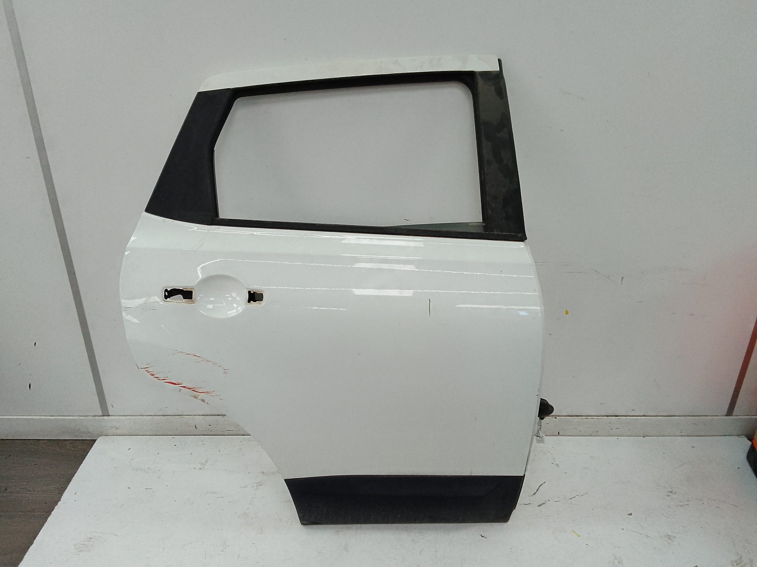 Puerta trasera derecha nissan qashqai (j10)(01.2007->)