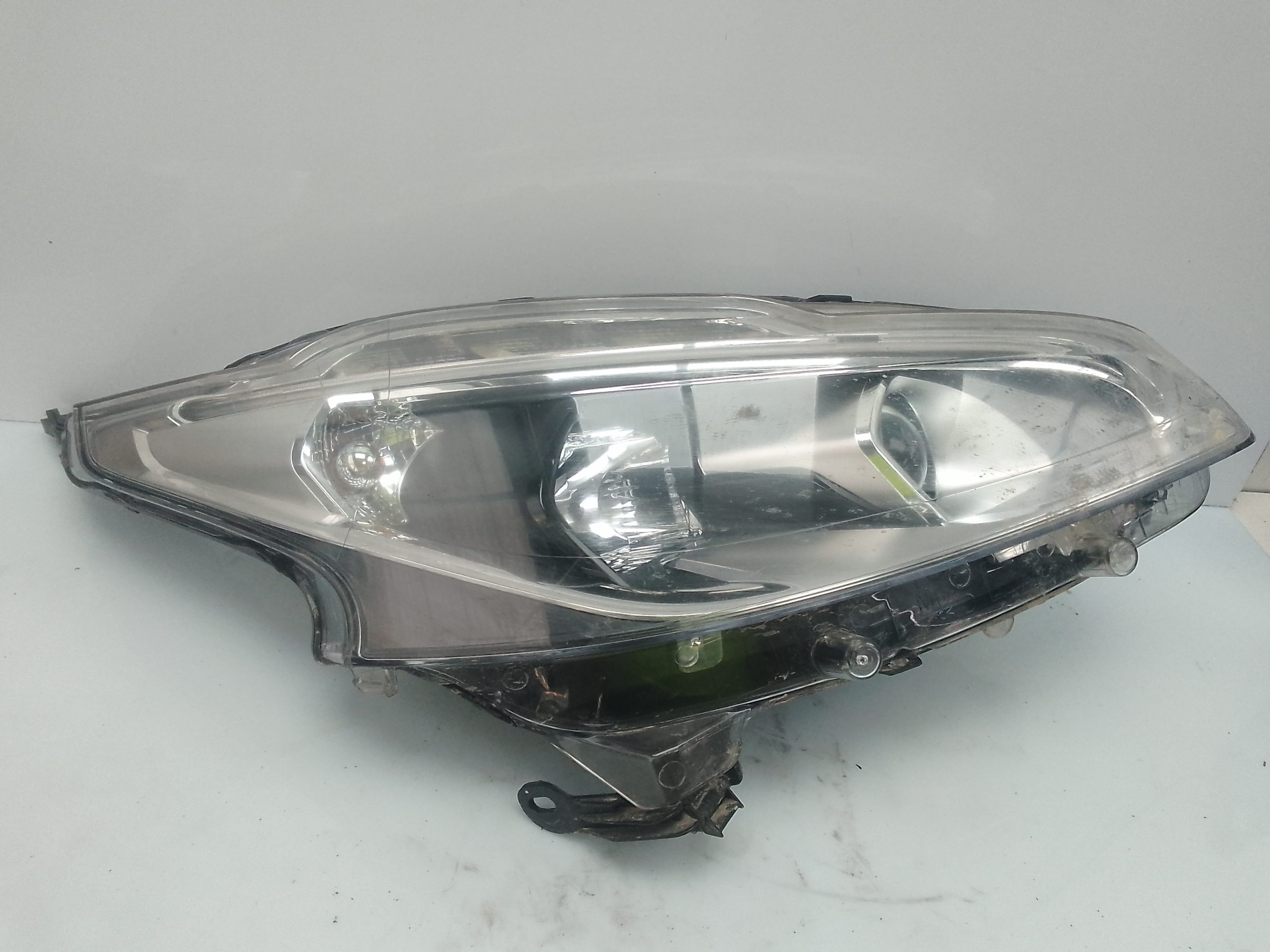 Faro derecho peugeot 208 (01.2012->)