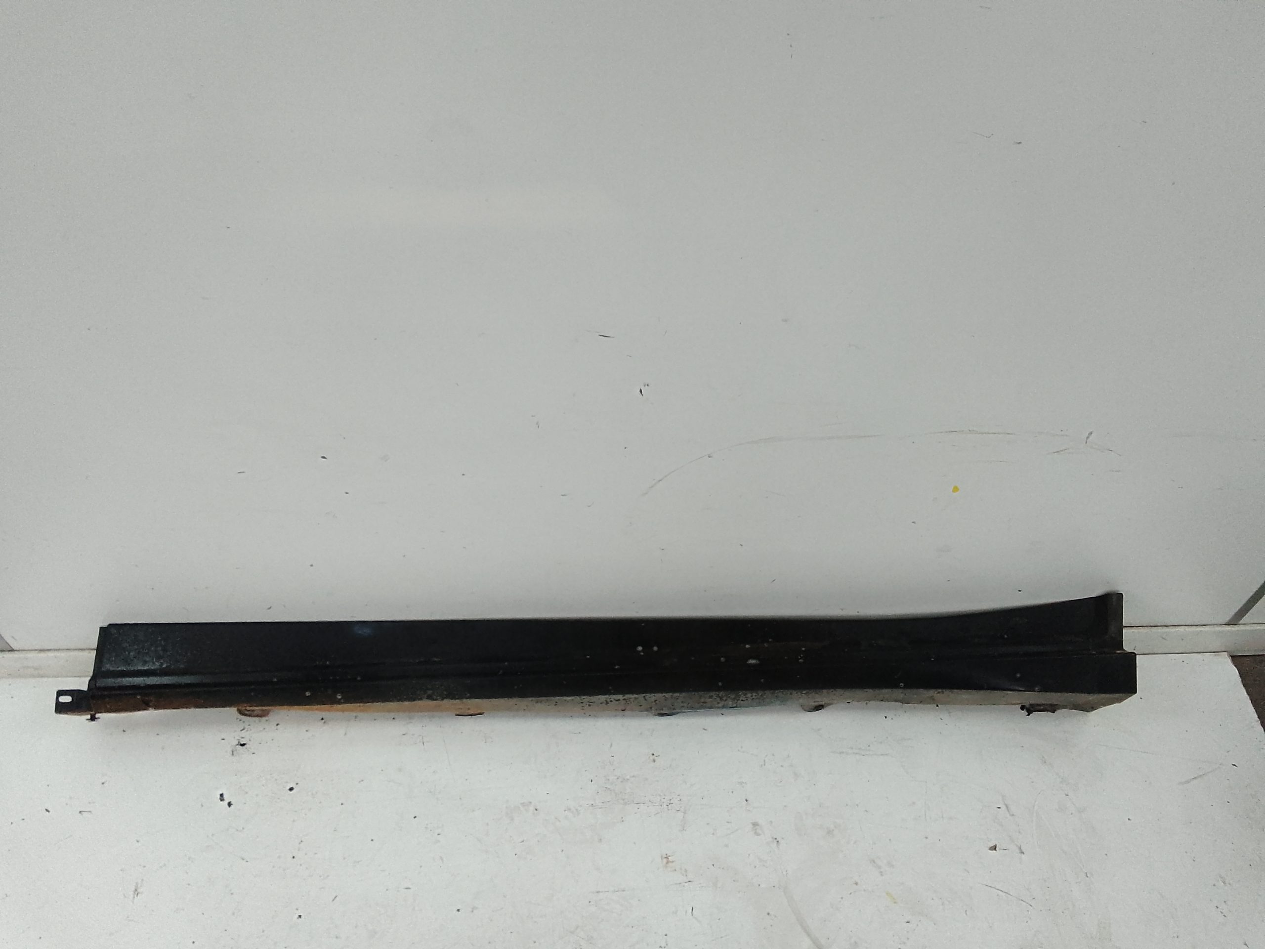 Spoiler talonera izquierda fiat 500x (334)(2014->)