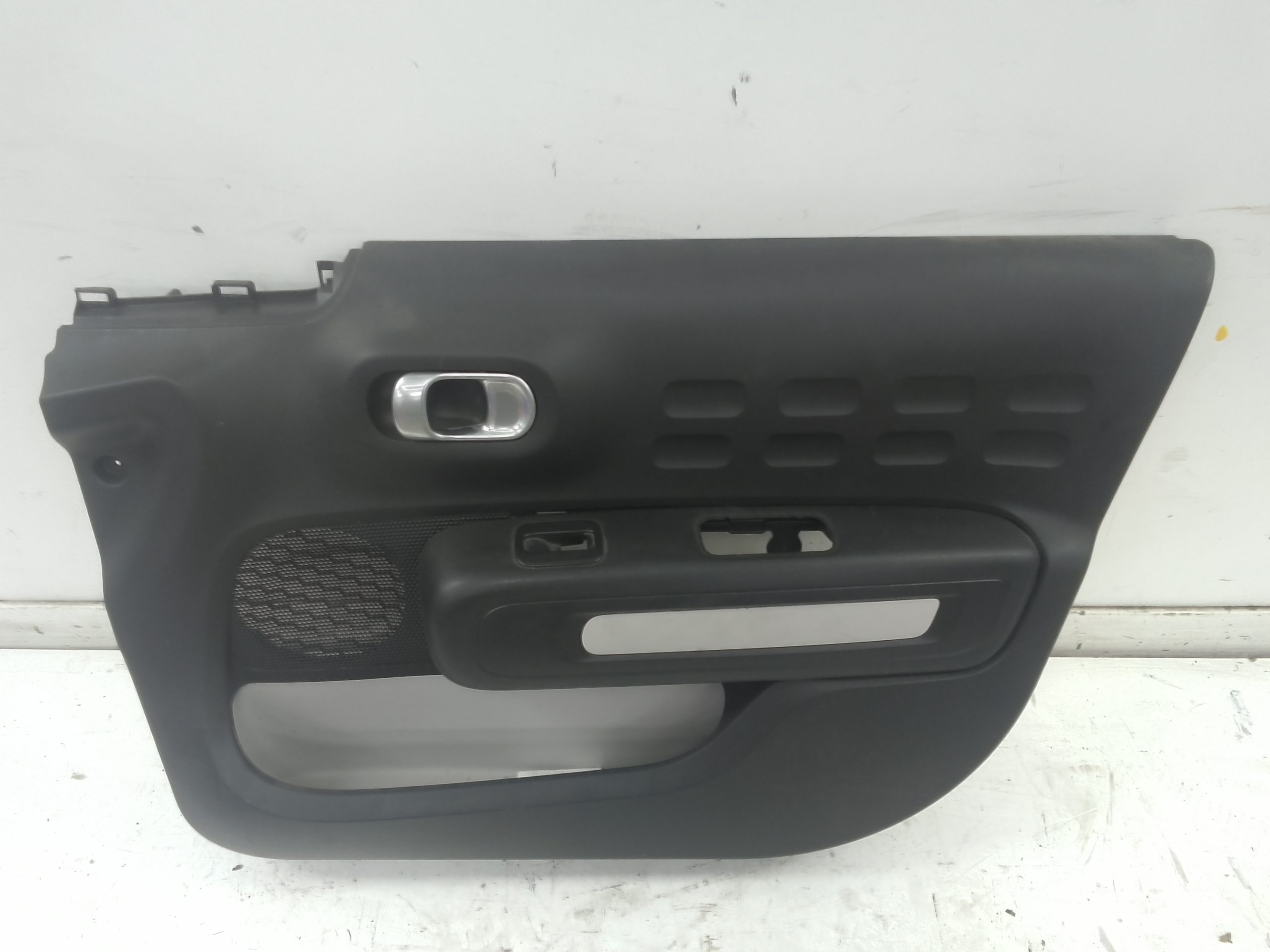 Guarnecido puerta delantera derecha citroen c3 (08.2016->)