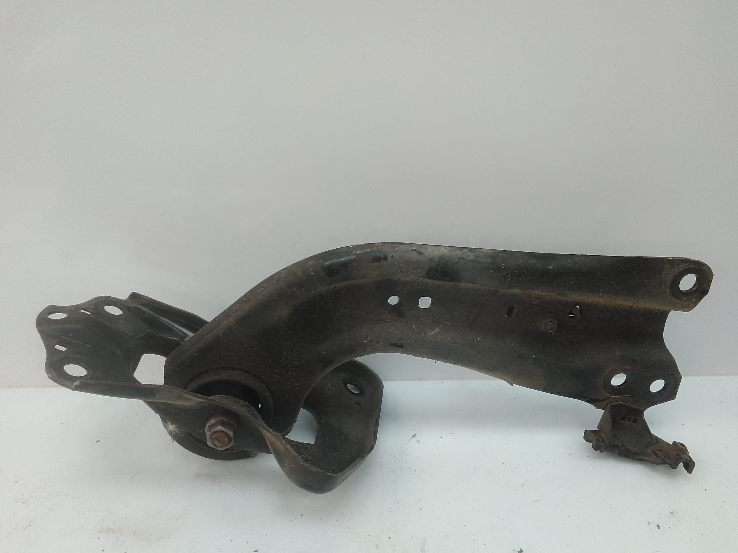 Brazo suspension inferior trasero derecho toyota c-hr (x10)(10.2016->)