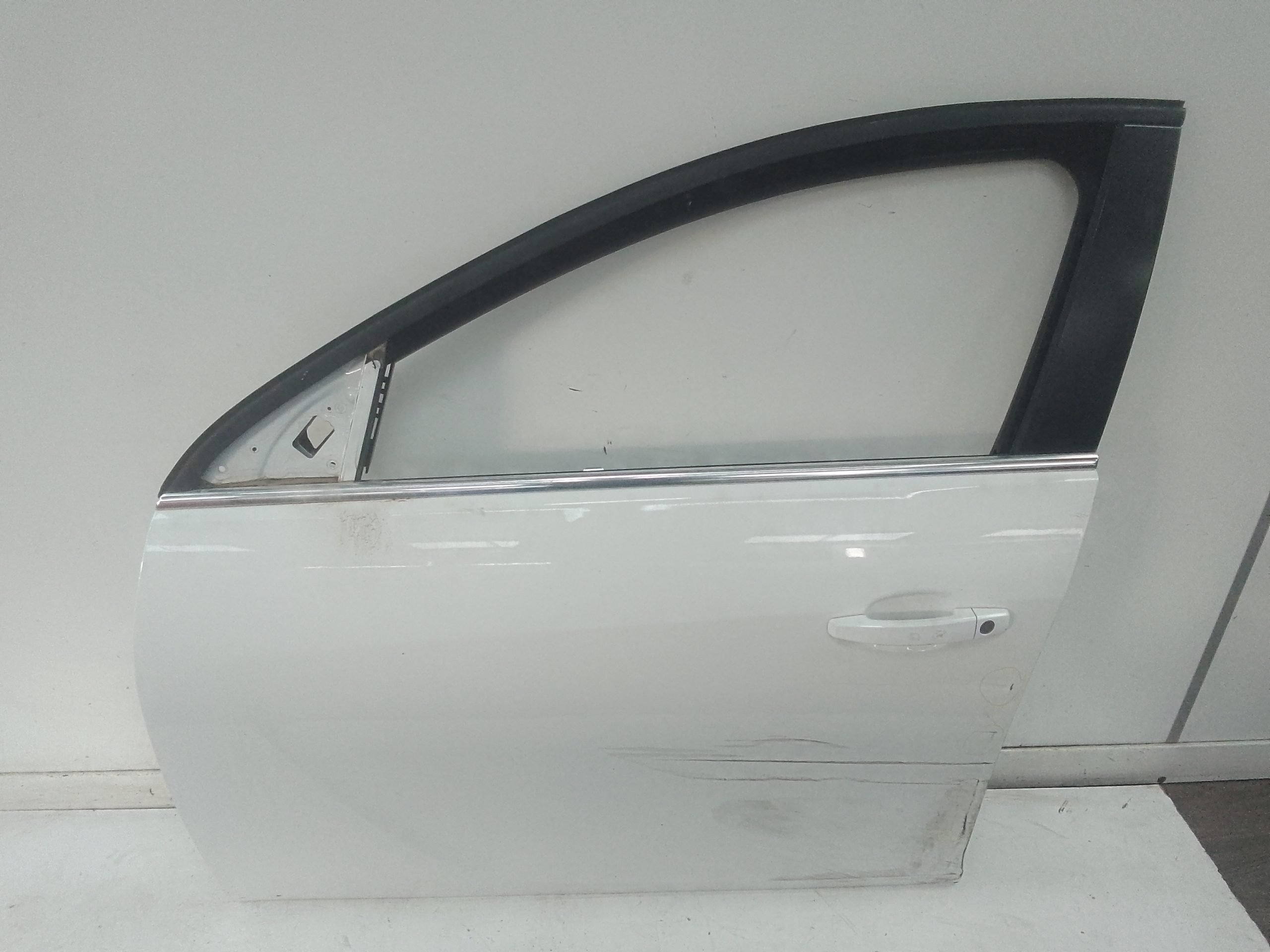 Puerta delantera izquierda opel opel insignia limousine hb 2017