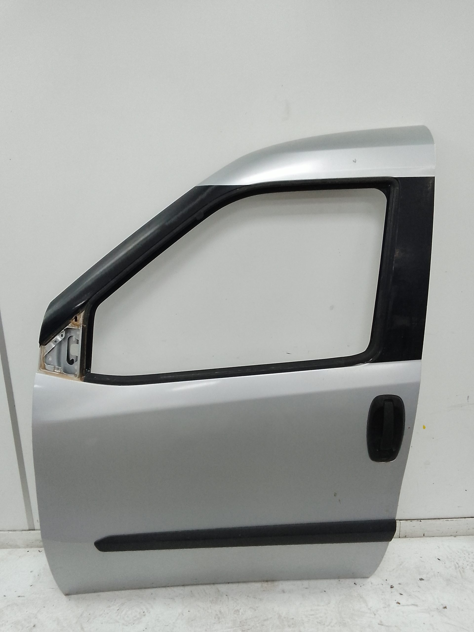 Puerta delantera izquierda fiat ii doblo (152)(2010->)