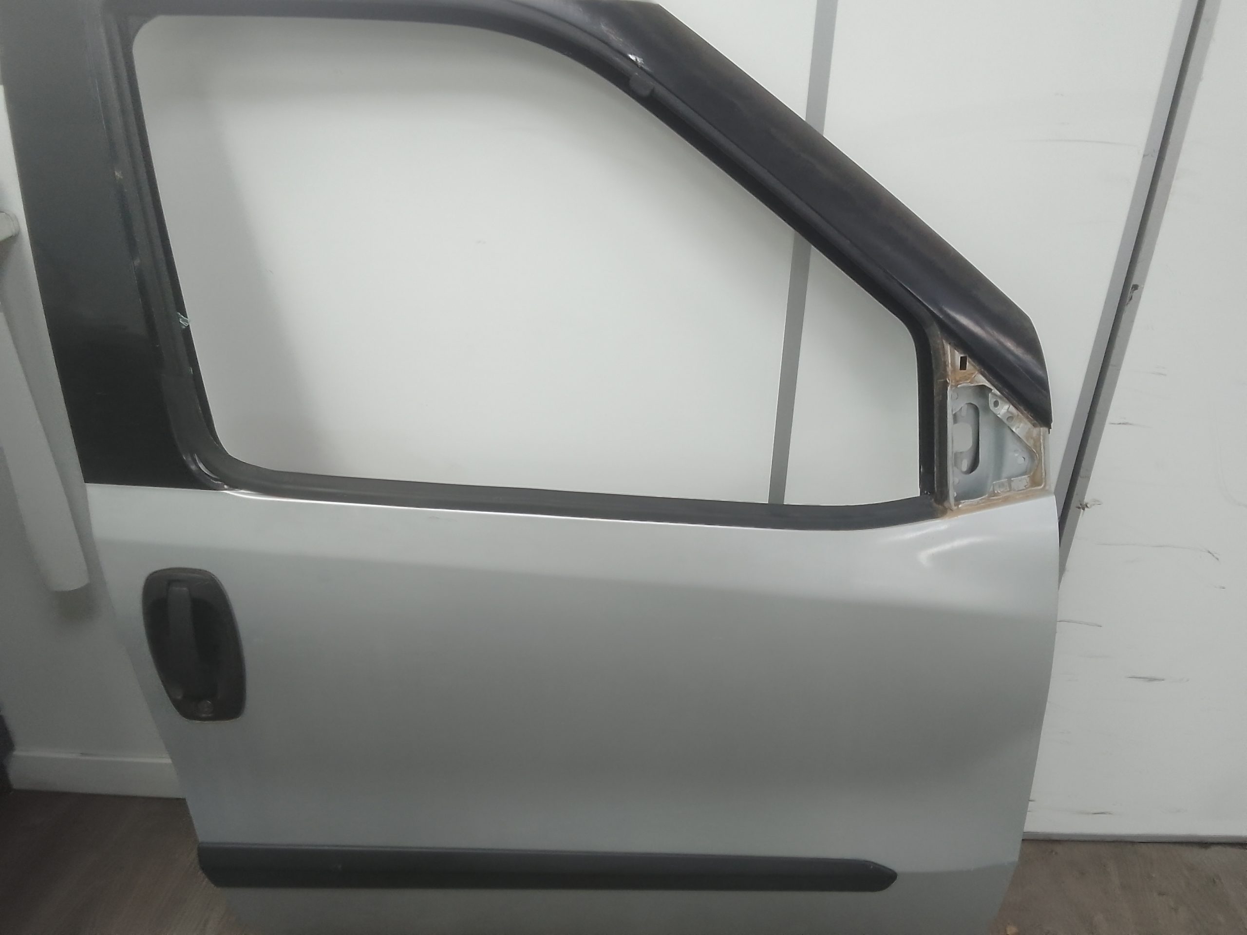 Puerta delantera derecha fiat ii doblo (152)(2010->)