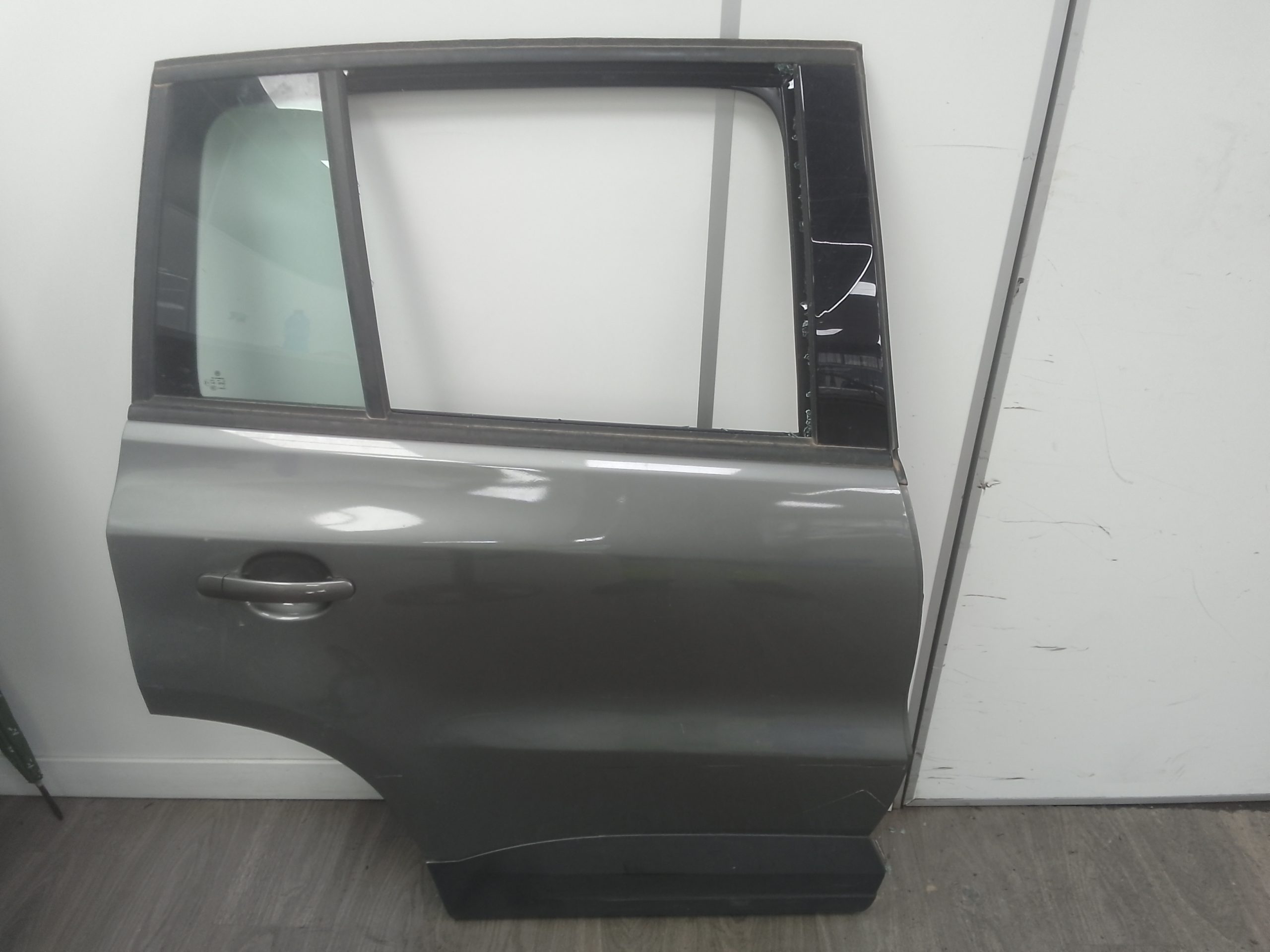 Puerta trasera derecha volkswagen tiguan (5n1)(11.2007->)