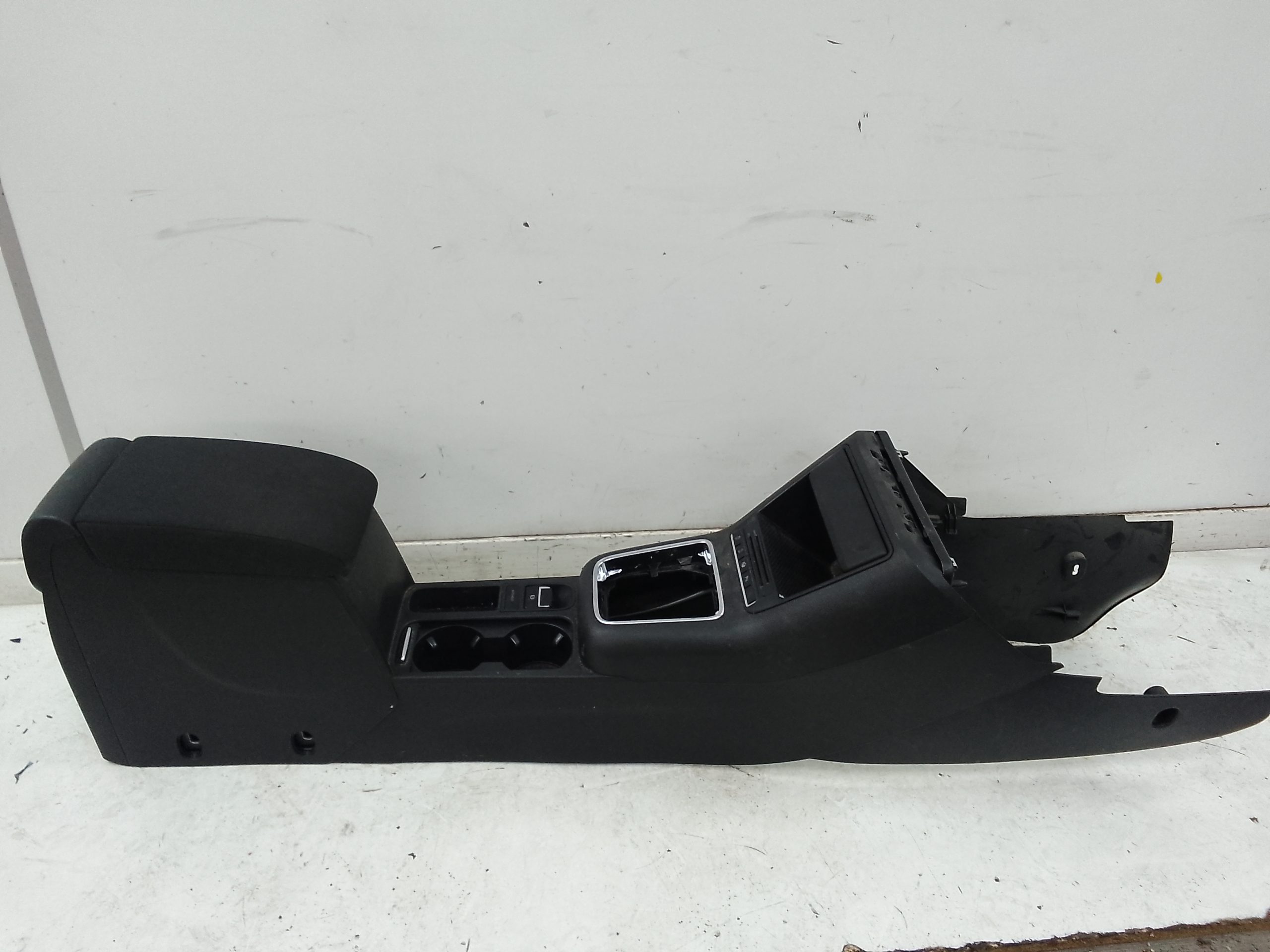 Consola central volkswagen tiguan (5n1)(11.2007->)