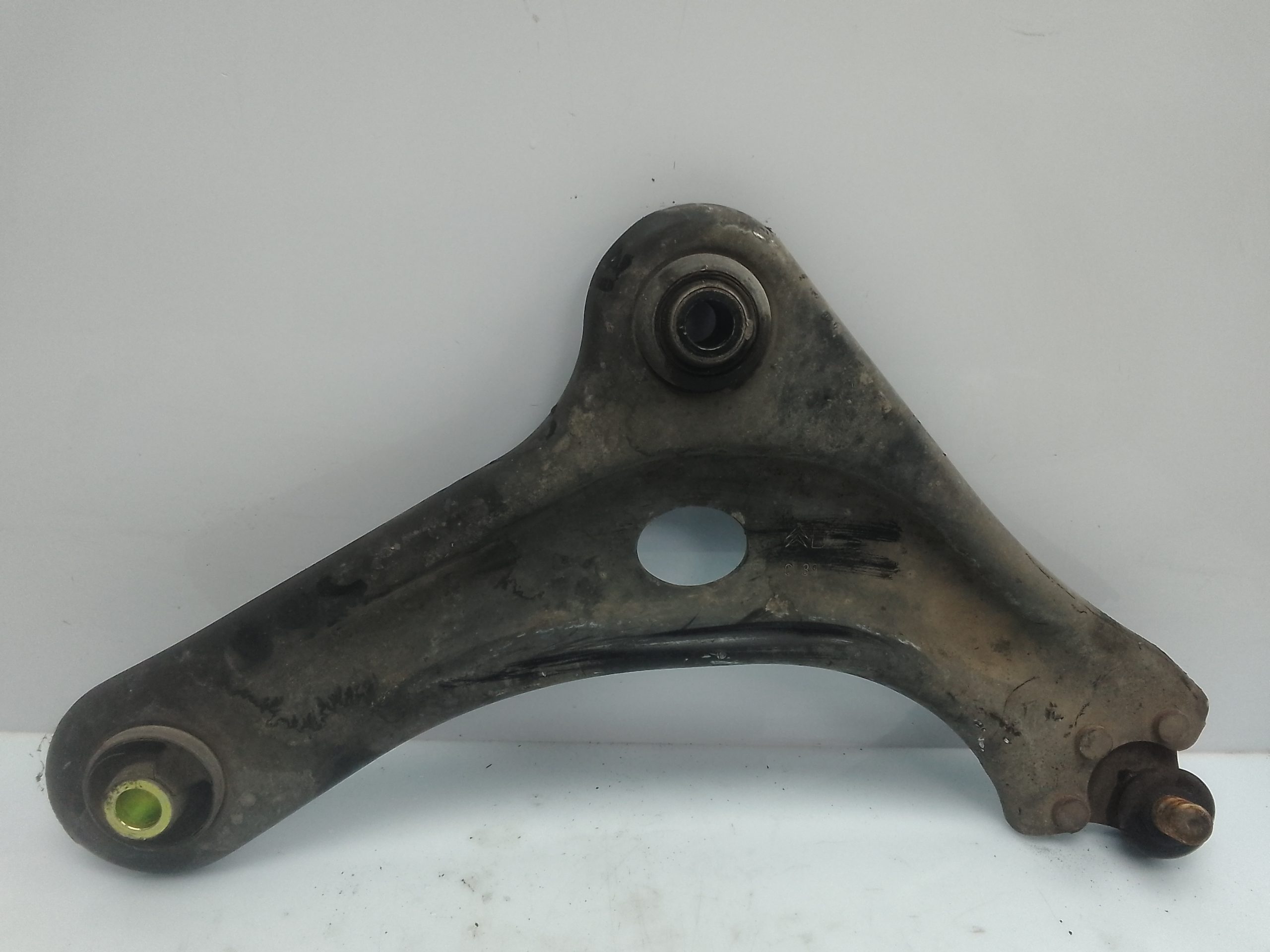 Brazo suspension inferior delantero derecho citroen c3 (08.2016->)