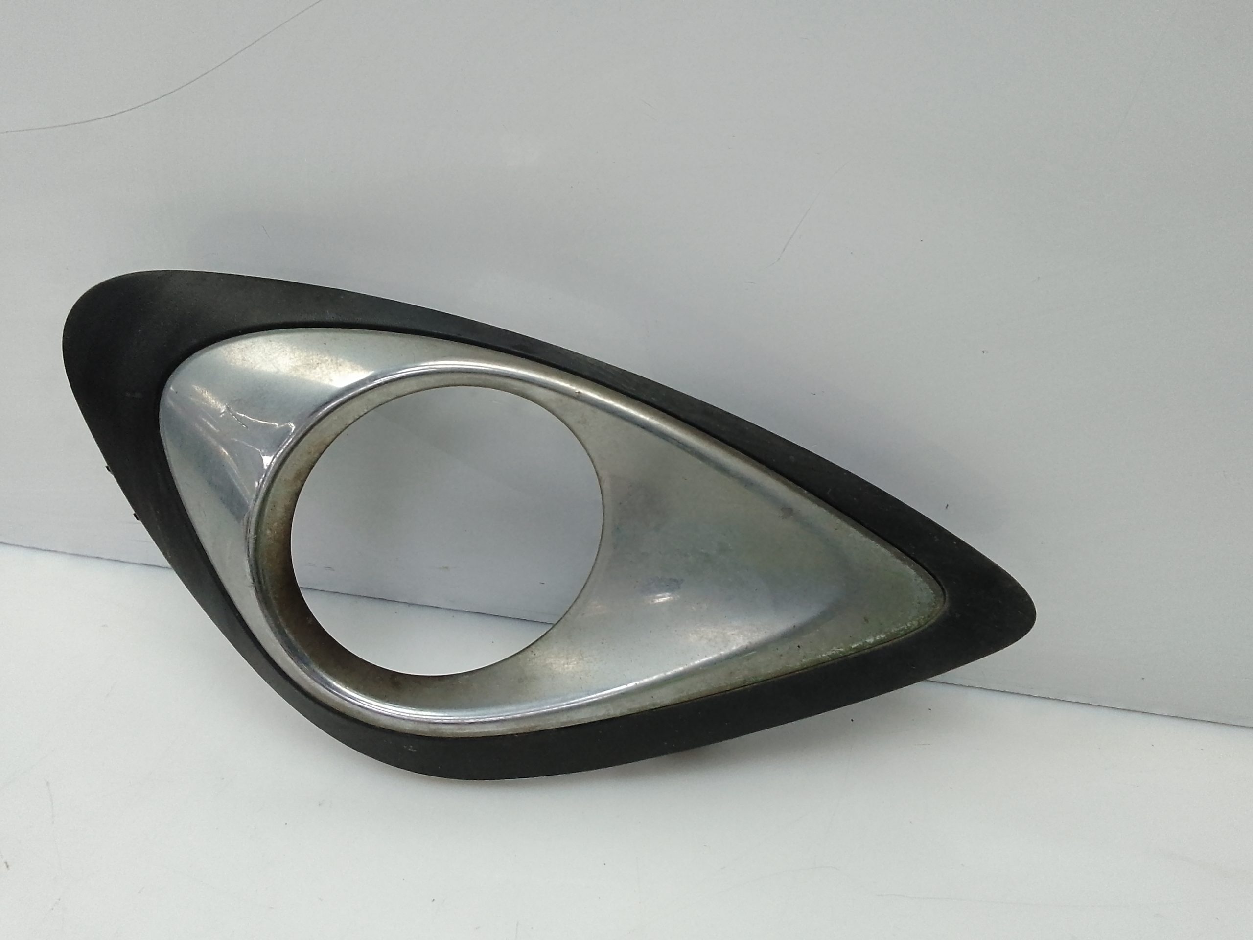 Moldura faro nissan micra iv (k13k/kk)(07.2010->)