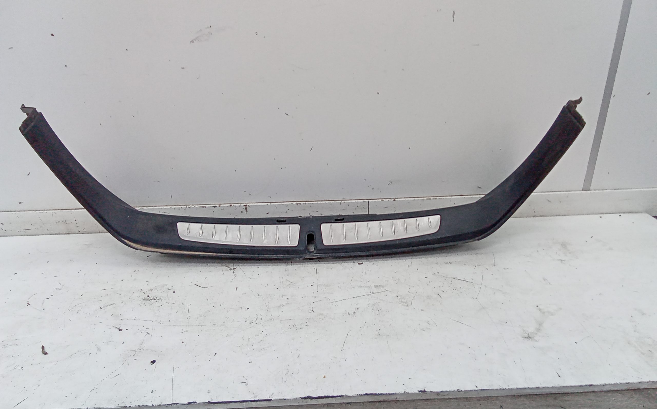 Moldura porton trasero bmw serie 3 gran turismo (f34)(2013->)