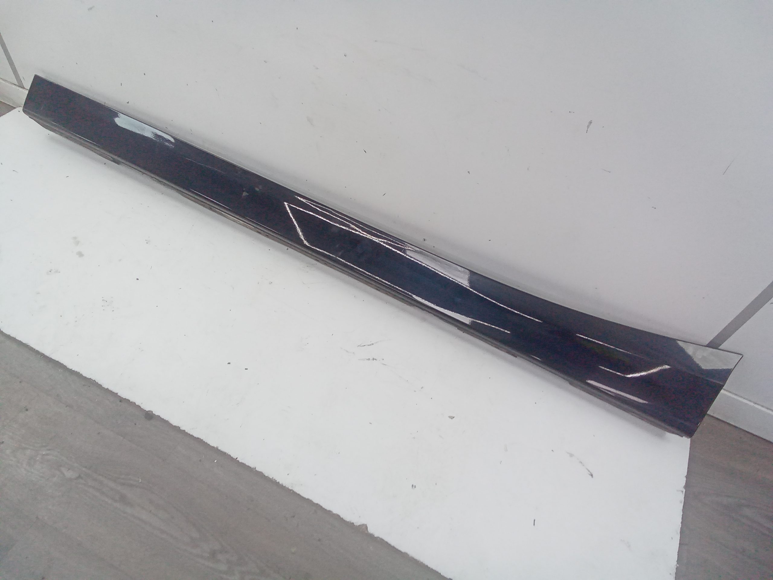 Spoiler talonera derecha bmw serie 1 berlina 5p (f20)(2011->)