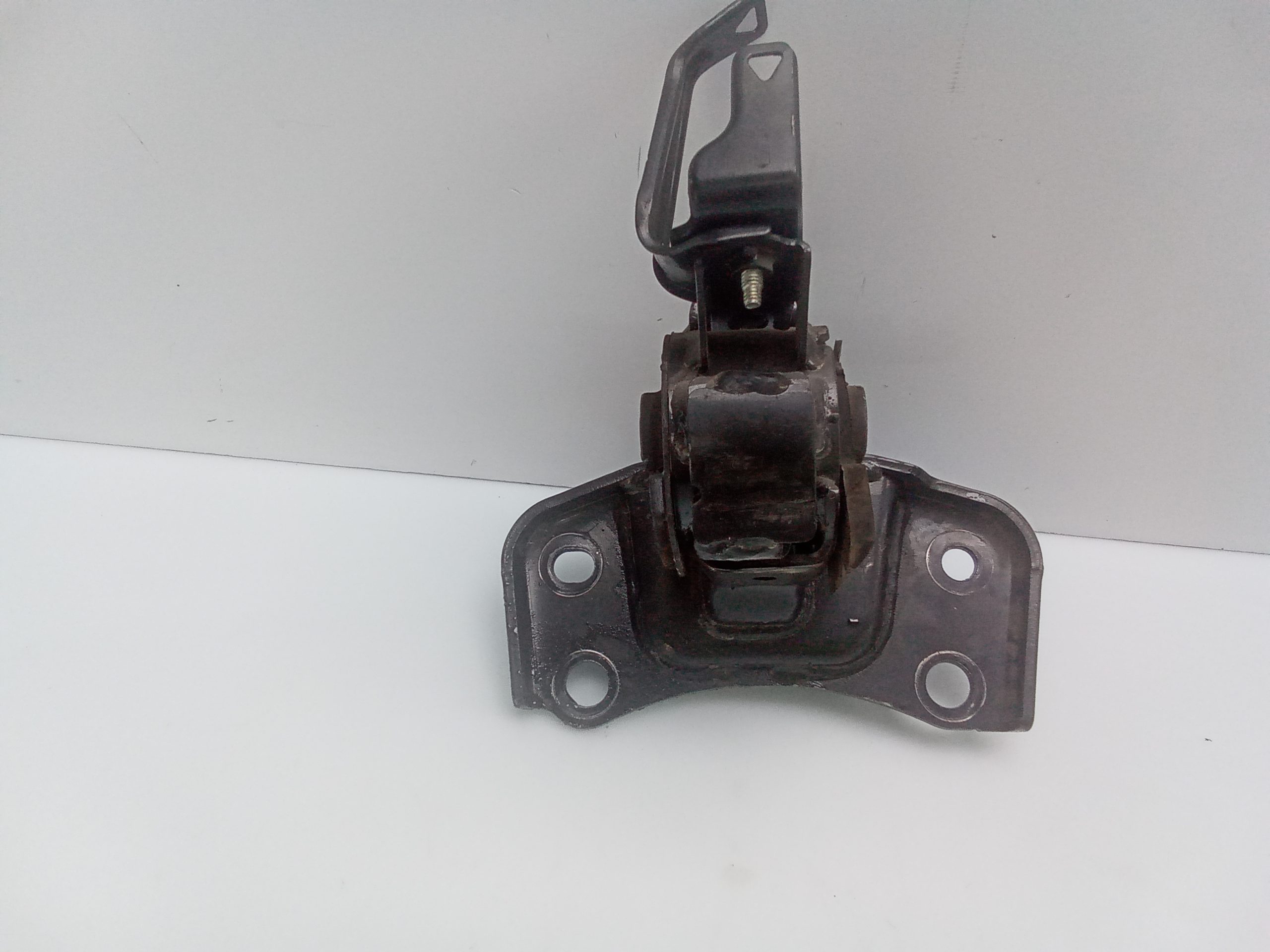 Soporte taco motor toyota auris (e18)(10.2012->)