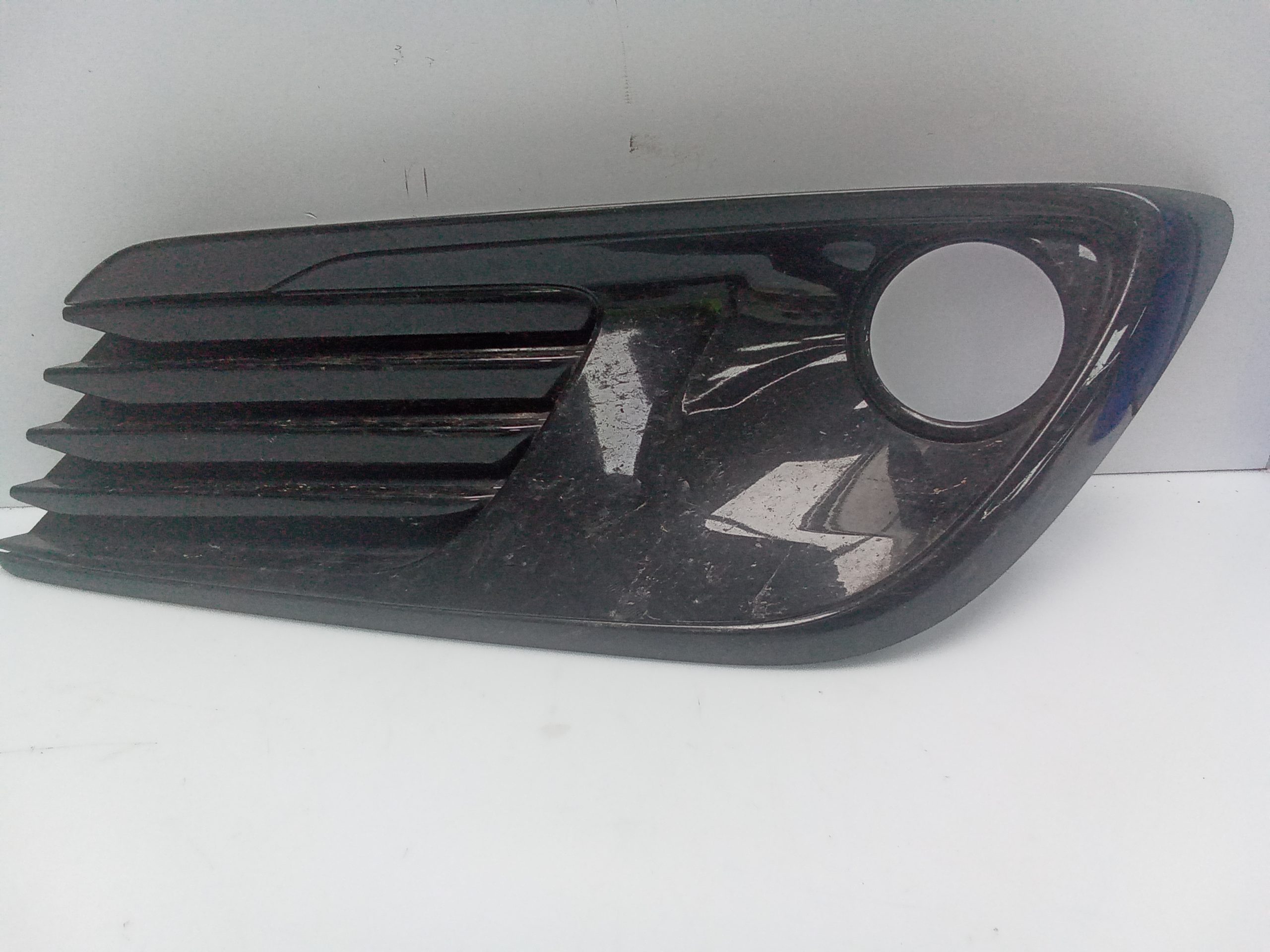 Rejilla paragolpes delantero toyota auris touring sports (e18)(10.2012->)