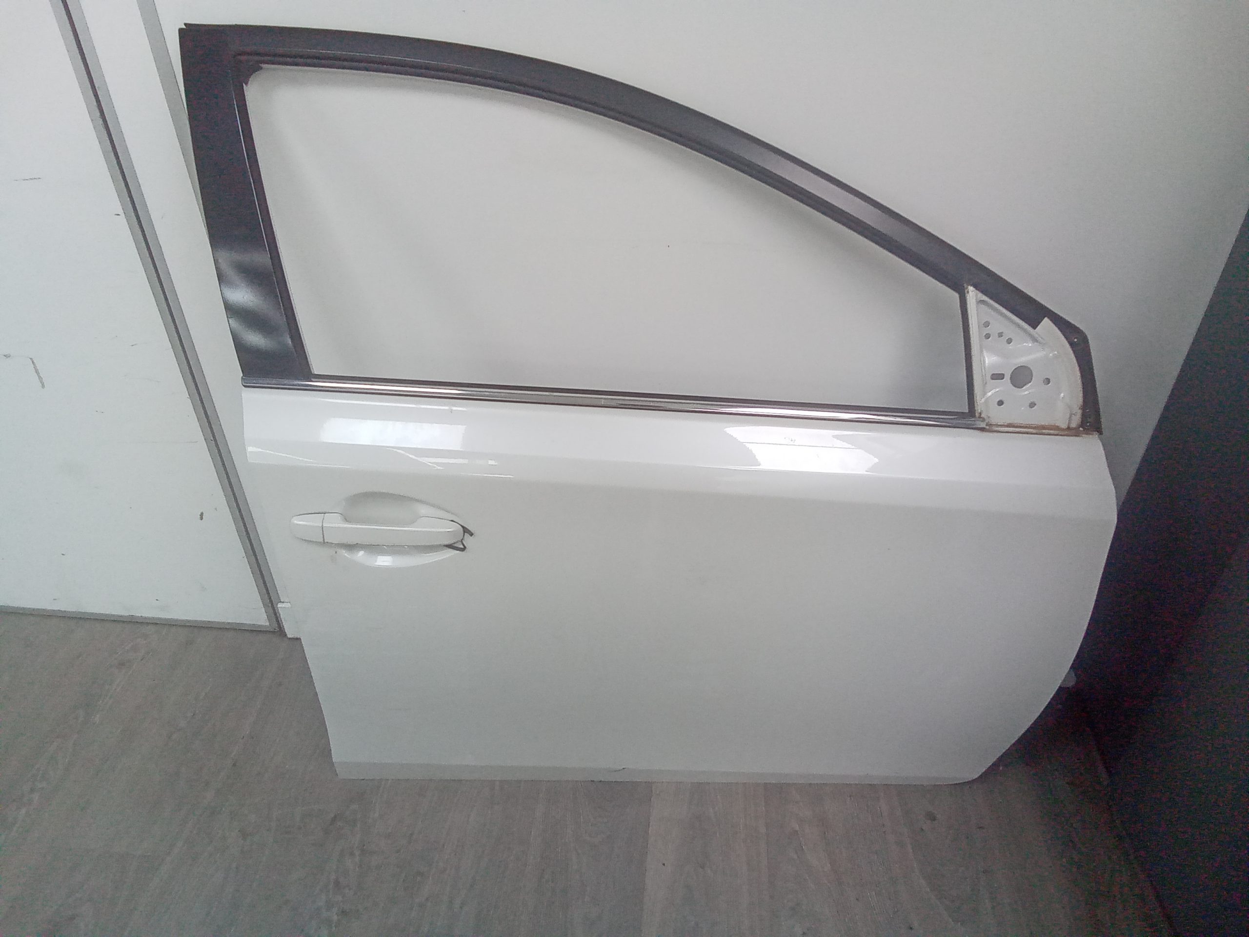 Puerta delantera derecha toyota auris touring sports (e18)(10.2012->)