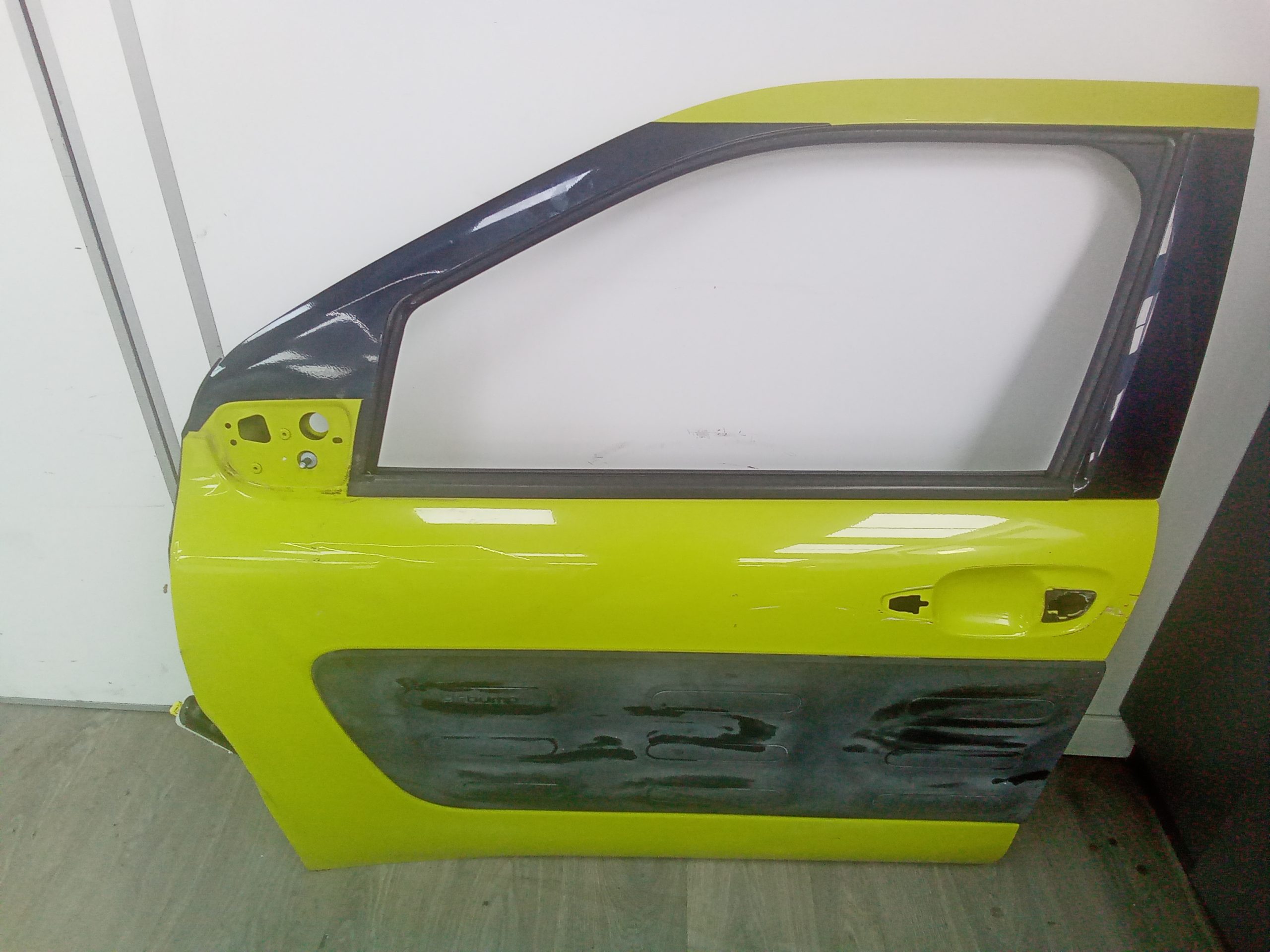 Puerta delantera izquierda citroen c4 cactus (2014->)