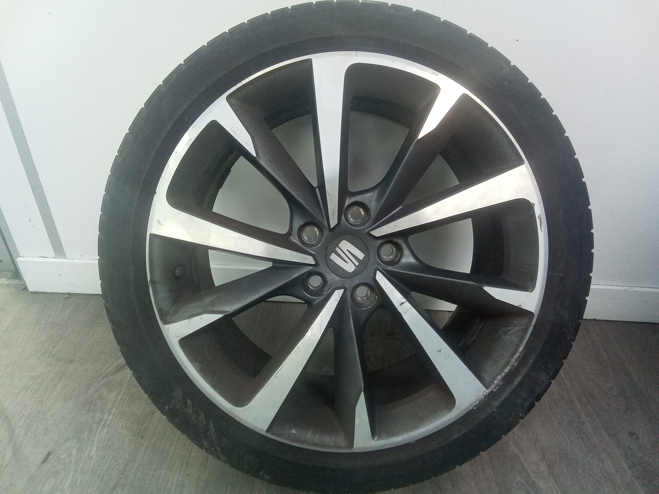 Llanta seat leon (kl1)(04.2020->)