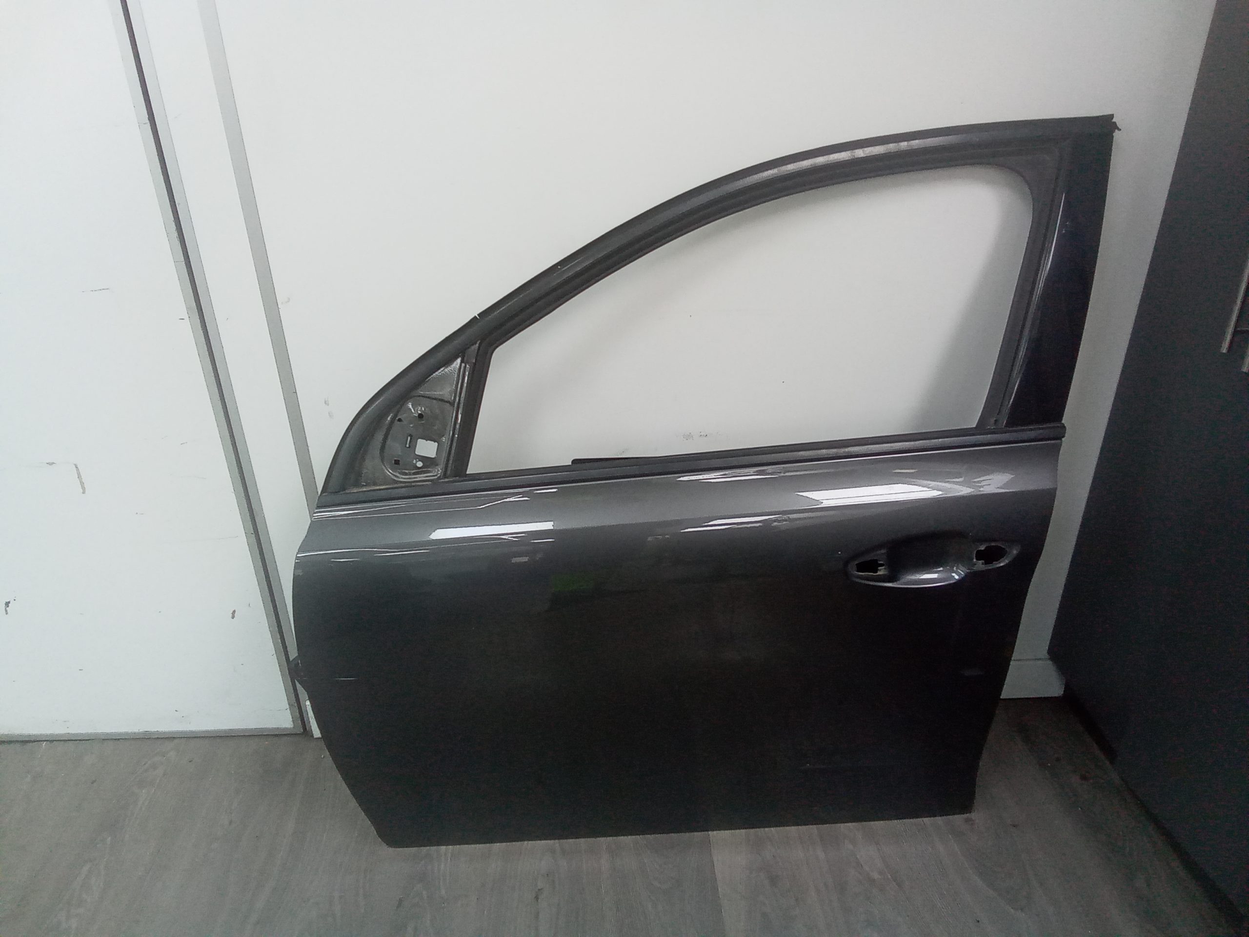 Puerta delantera izquierda peugeot 308 (2013->)