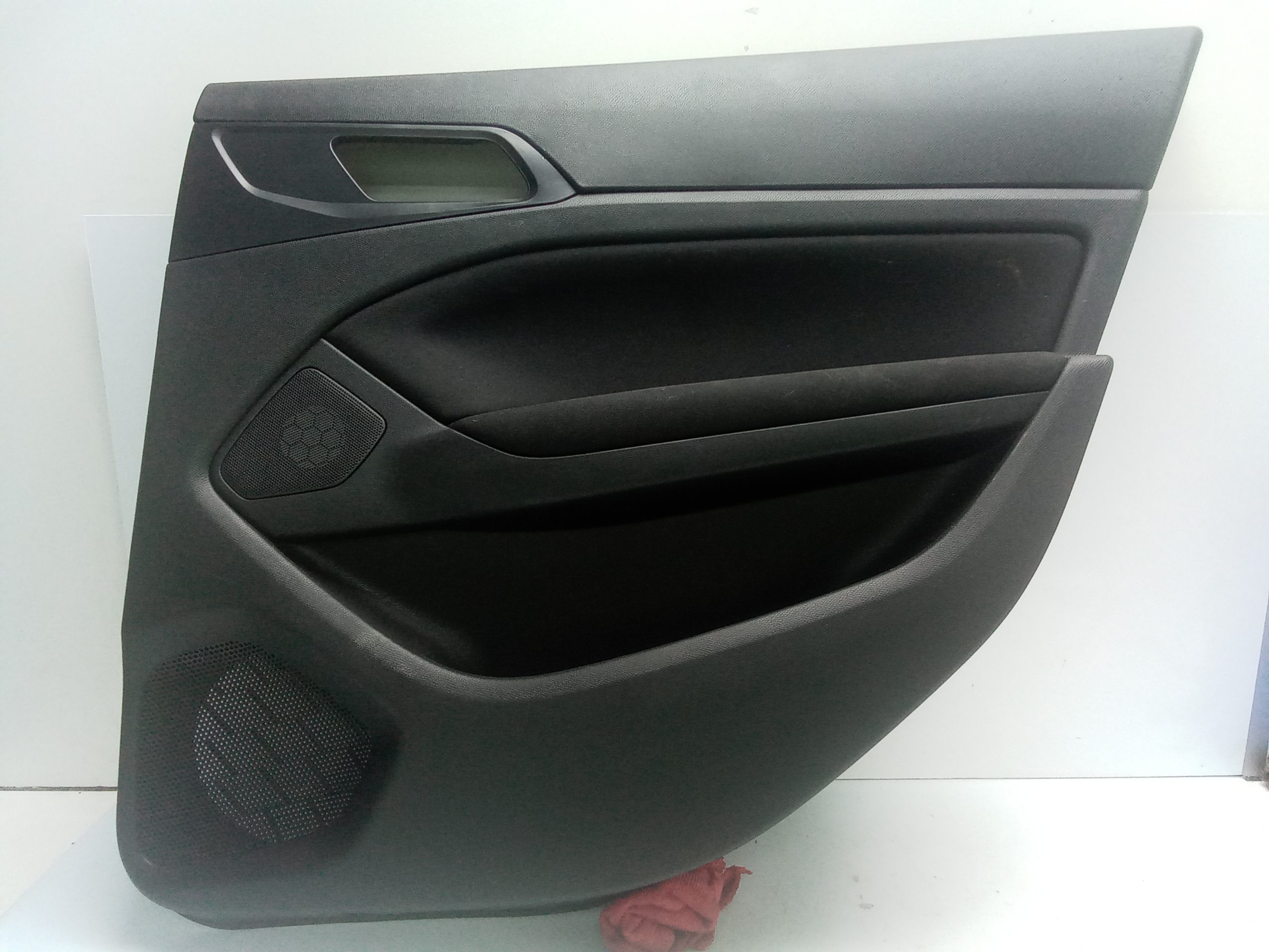 Guarnecido puerta trasera derecha peugeot 308 (2013->)