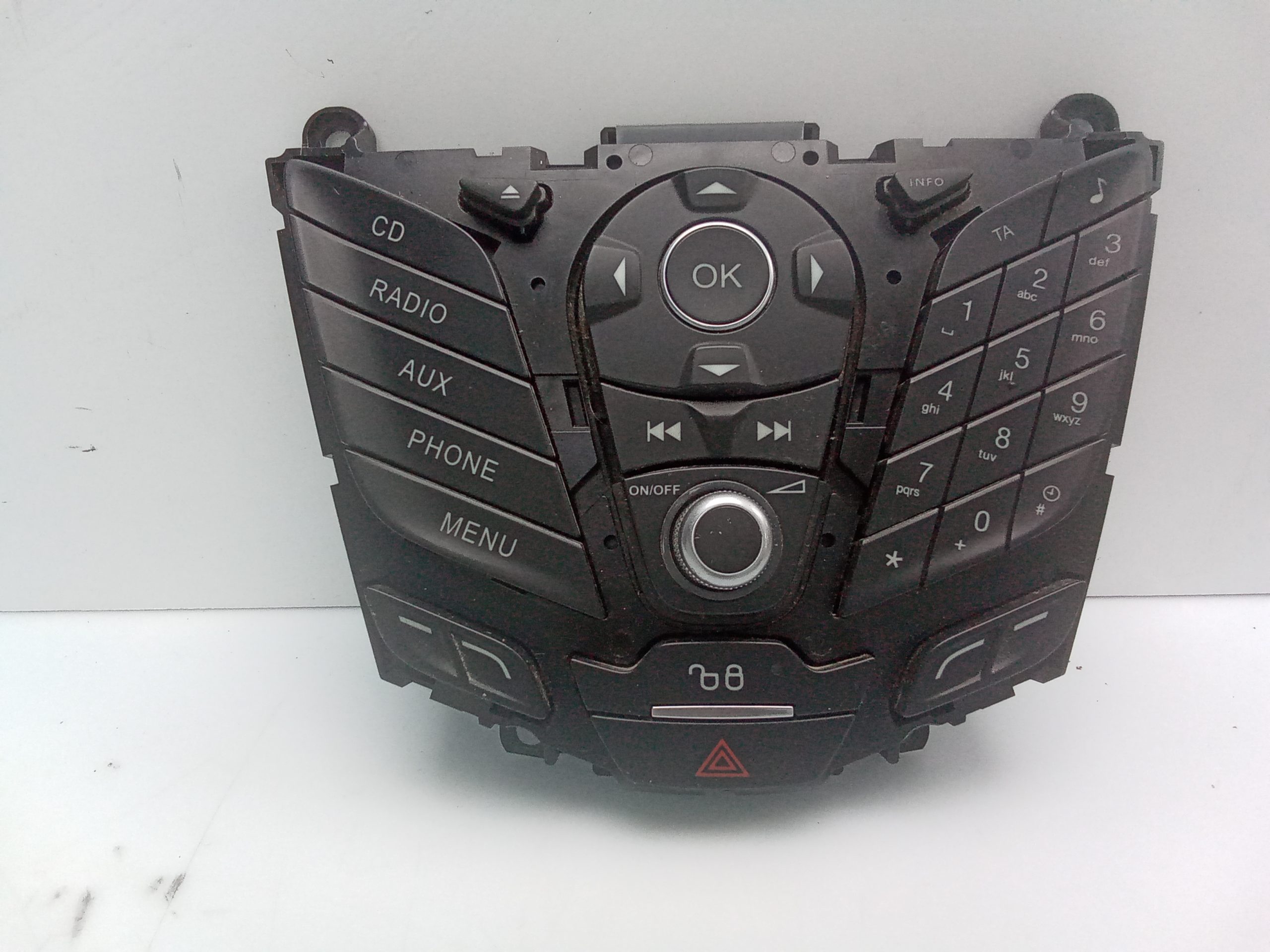 Mando audio/radio cd ford tourneo courier (c4a)(2014->)