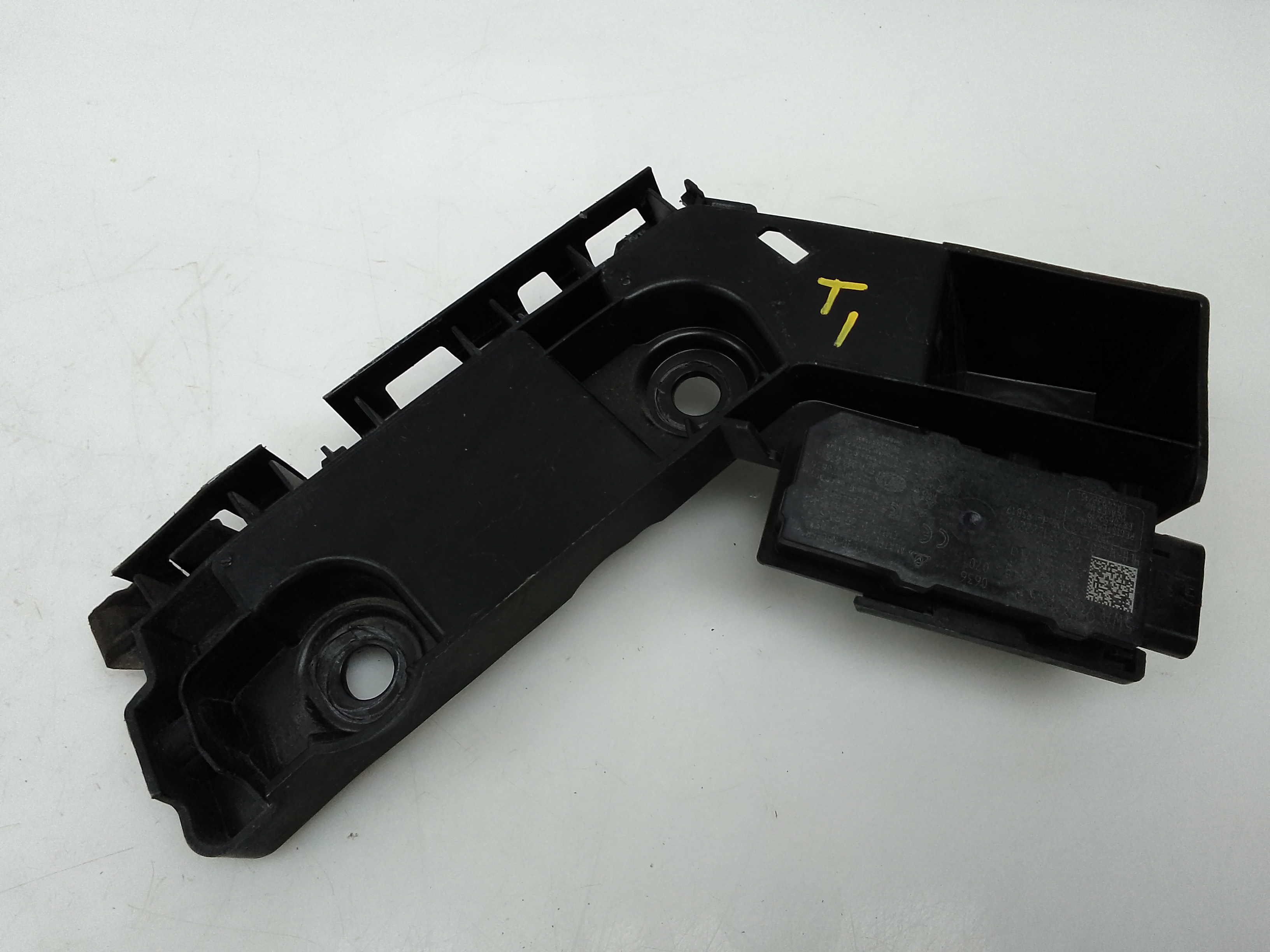 Soporte paragolpes trasero izquierdo volkswagen golf viii r