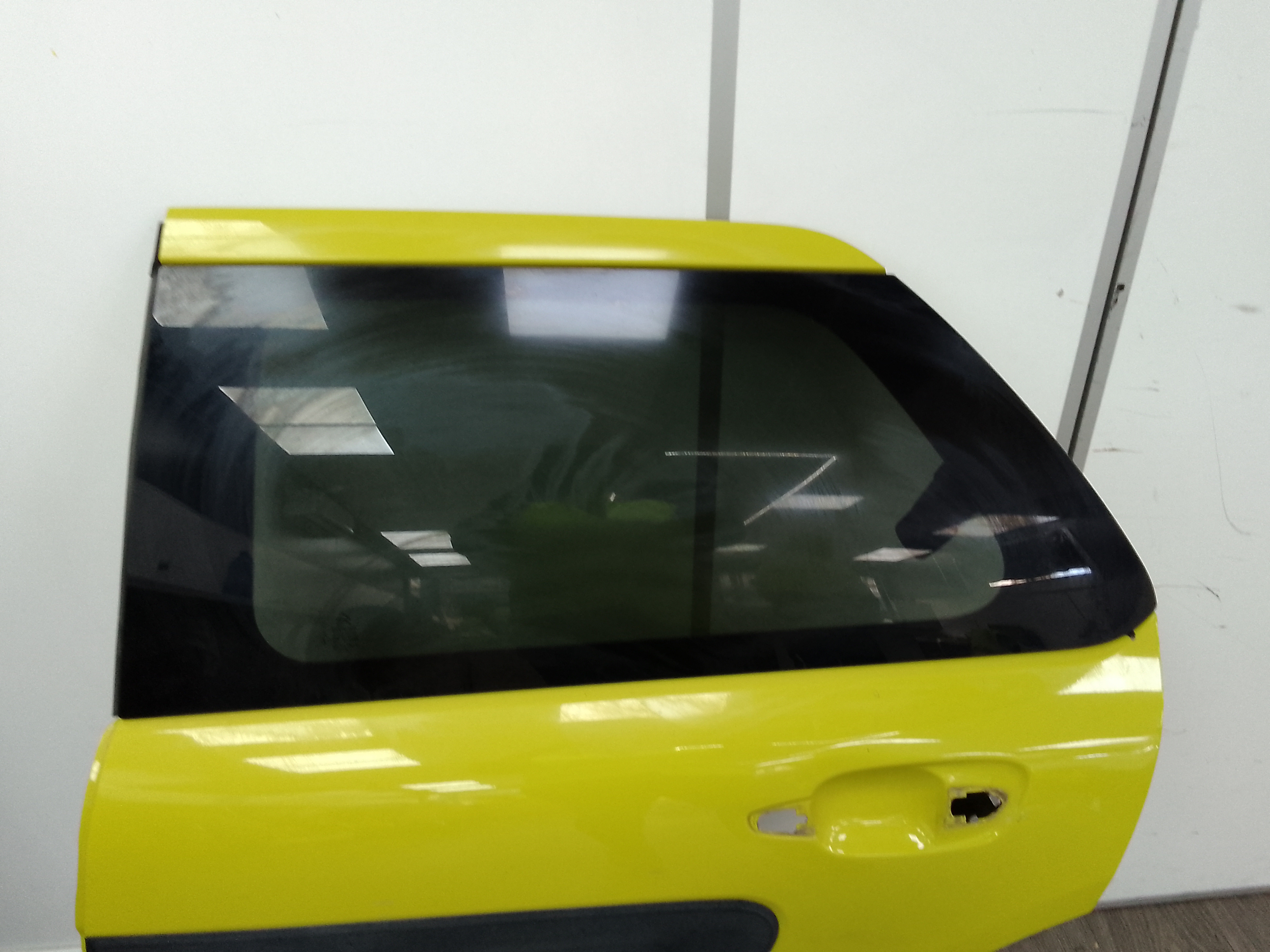 Puerta trasera izquierda citroen c4 cactus (2014->)