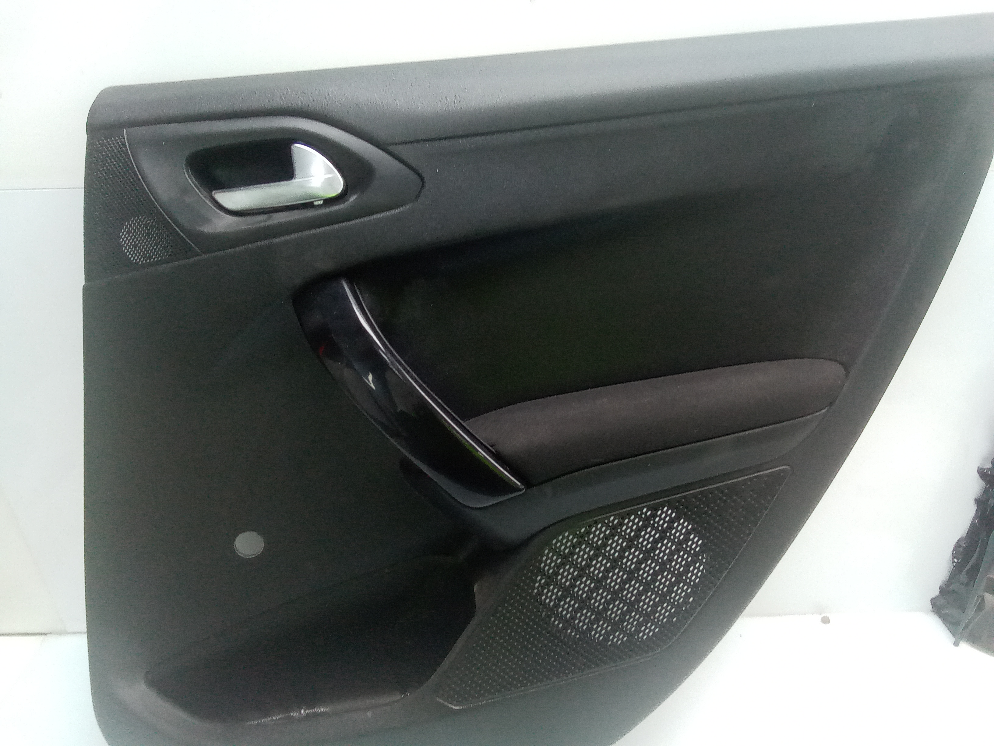 Guarnecido puerta trasera izquierda peugeot 208 (01.2012->)