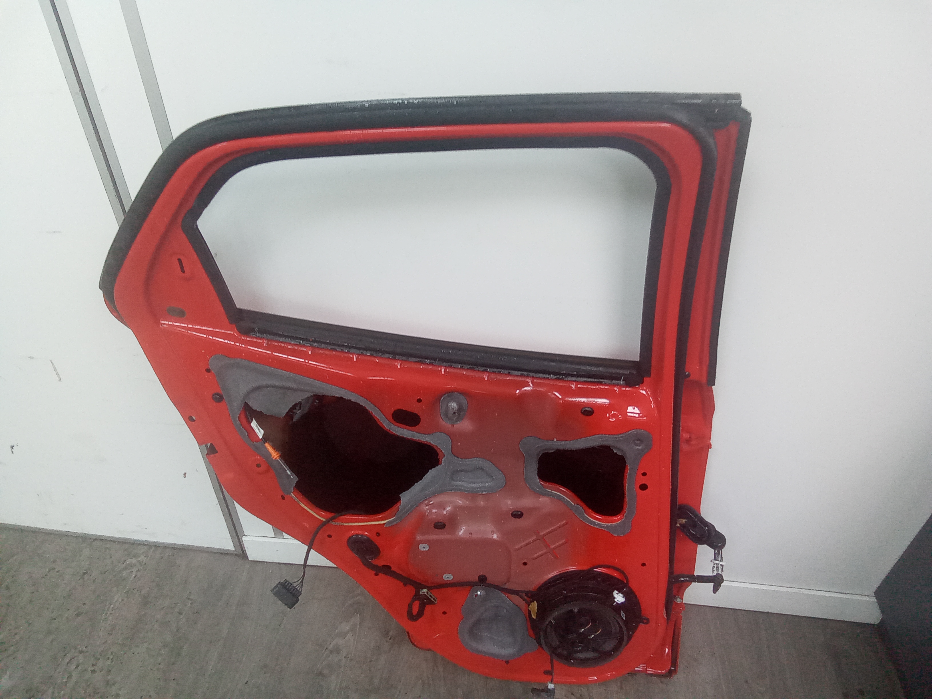 Puerta trasera izquierda ford ecosport (cr6)(2017->)