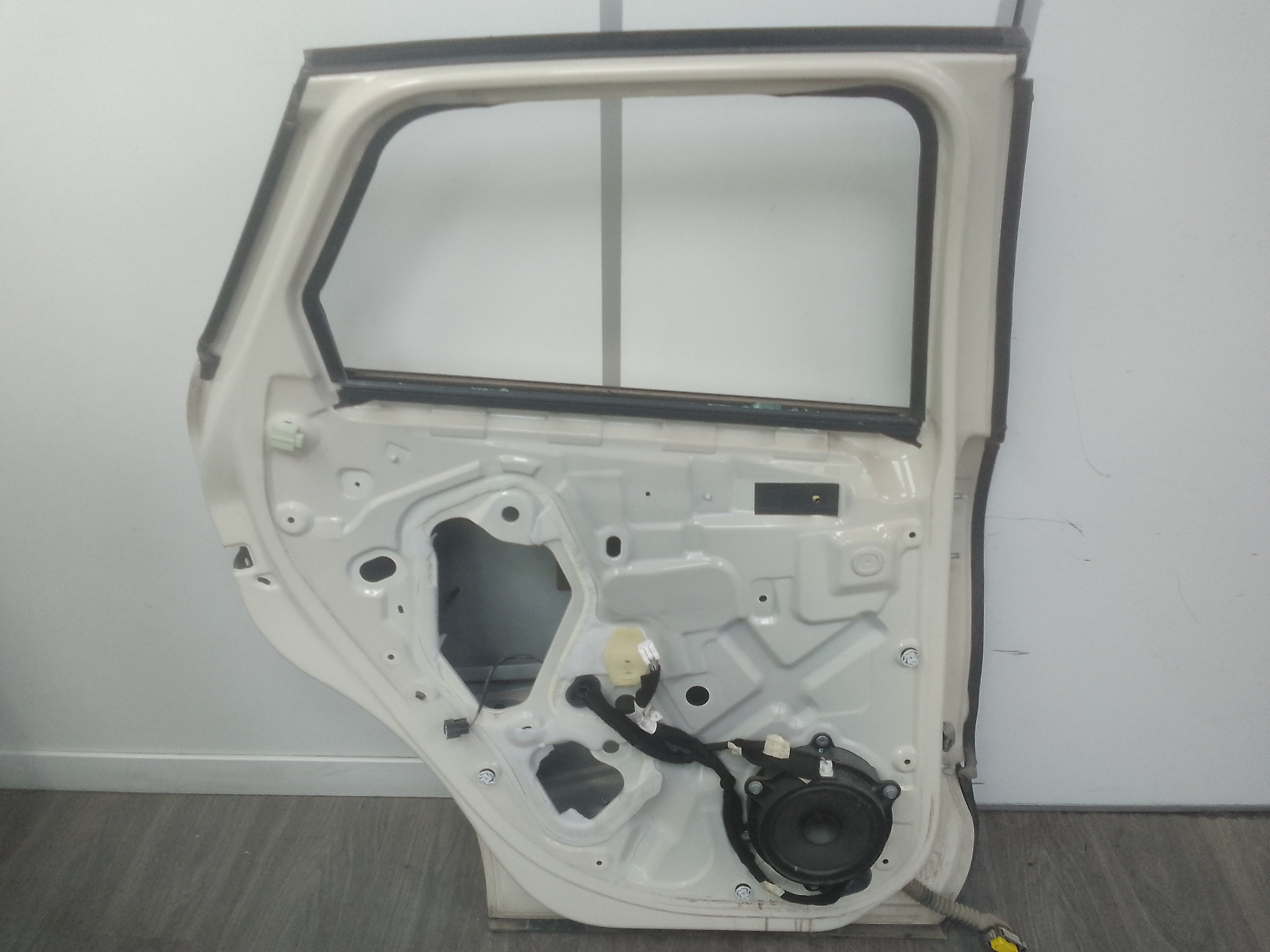 Puerta trasera izquierda renault captur i (2013->)