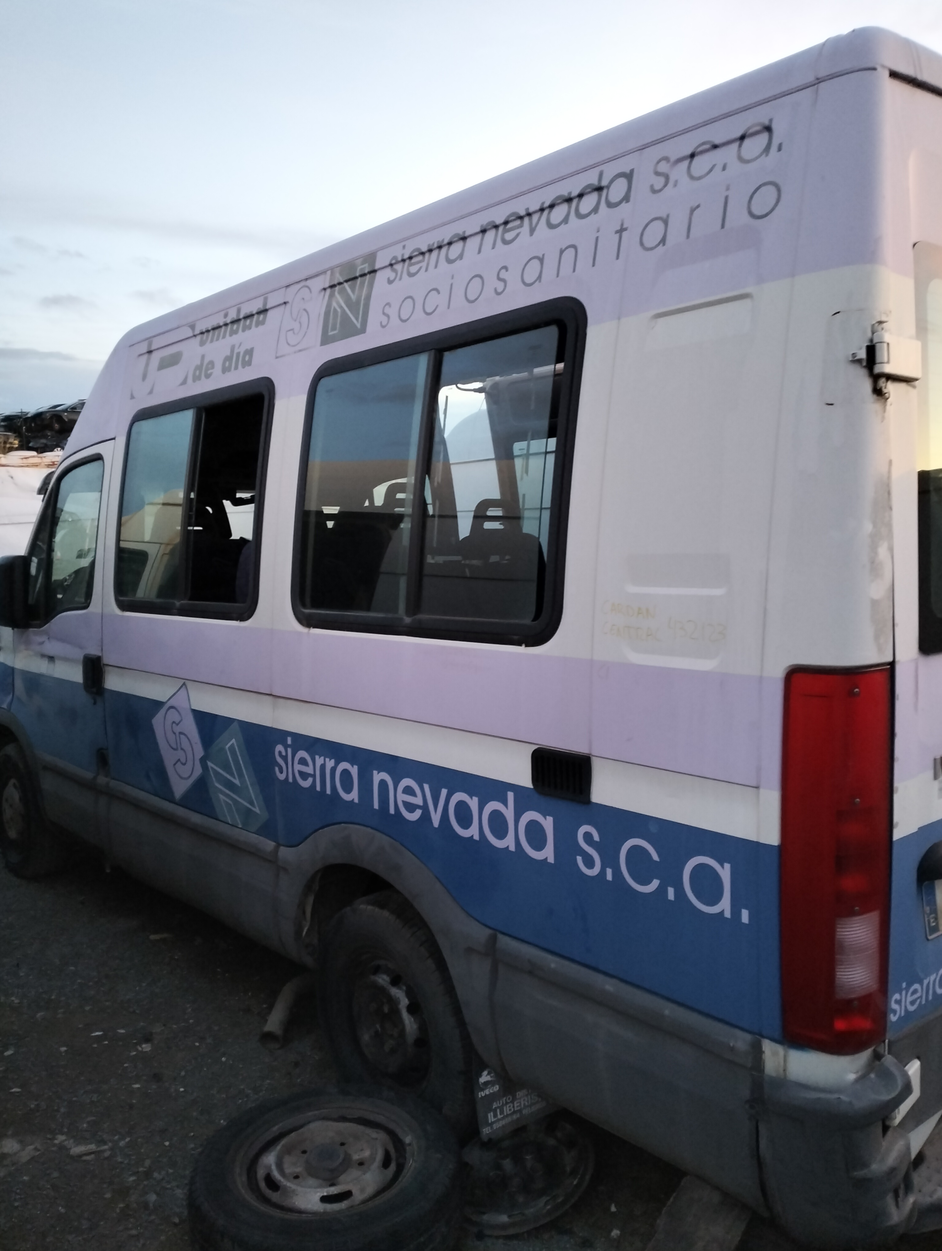 Cerradura puerta delantera izquierda iveco daily i autobús