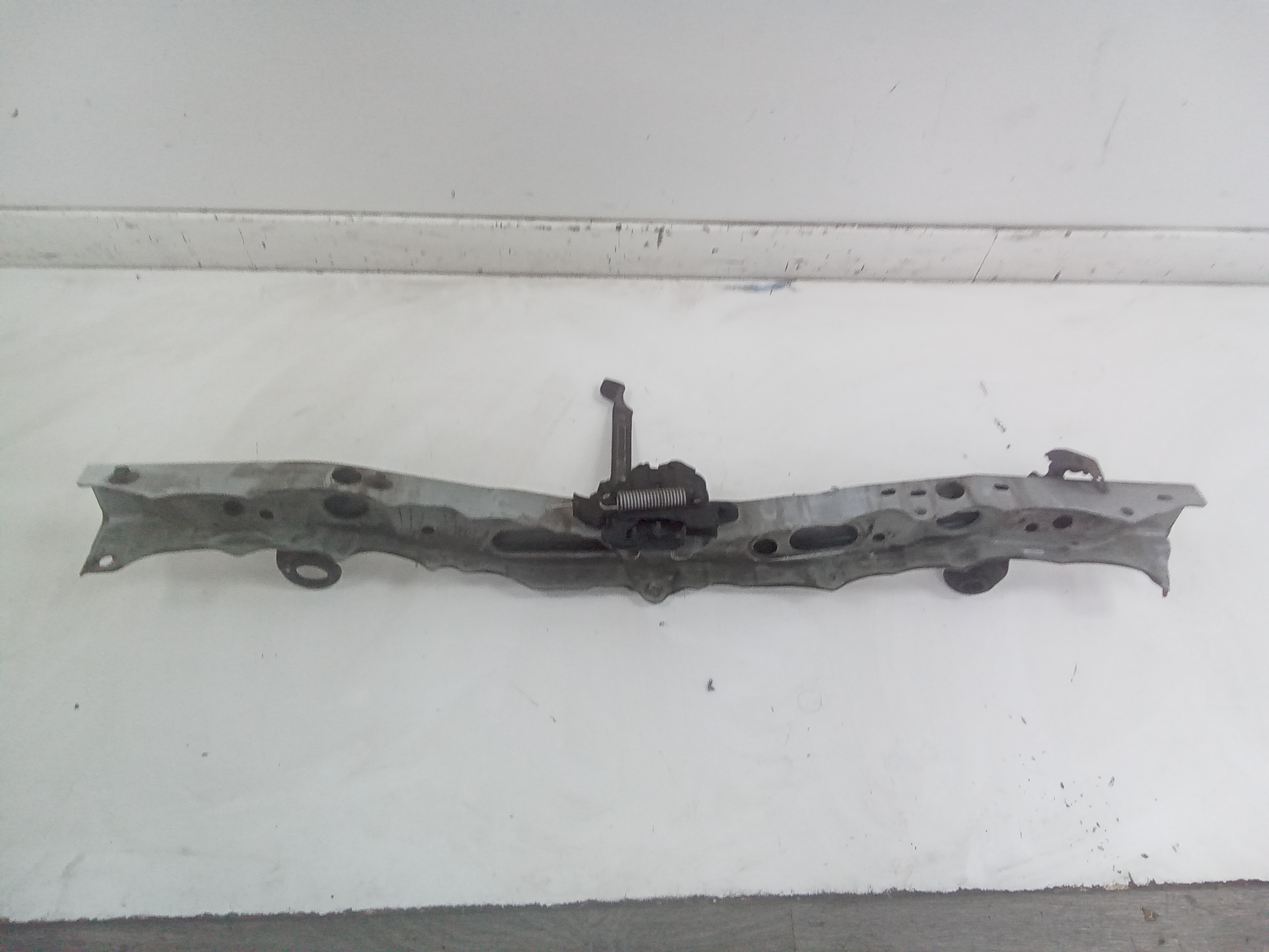 Soporte superior radiador toyota auris touring sports (e18)(10.2012->)