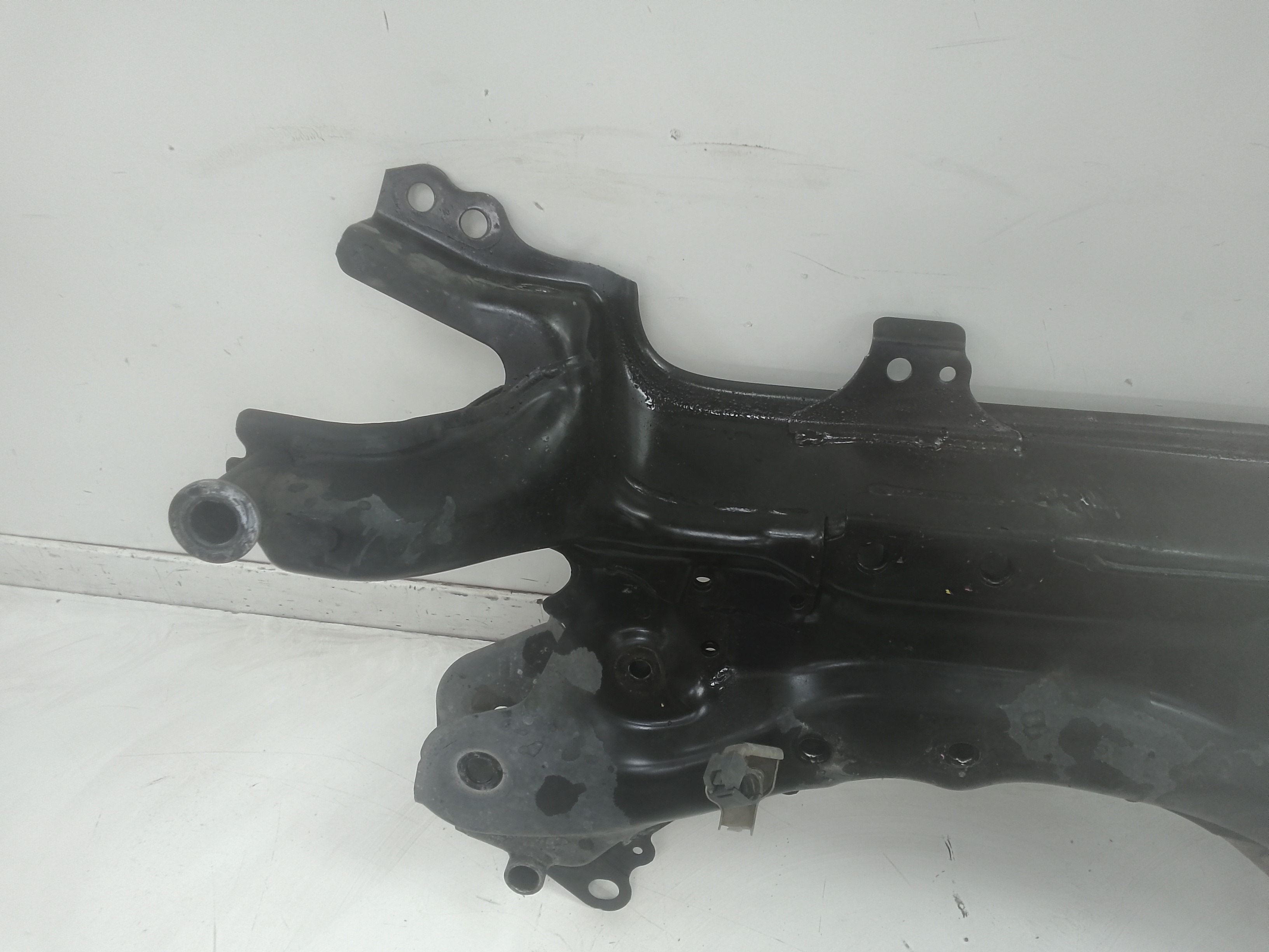 Puente delantero / cuna motor toyota auris touring sports (e18)(10.2012->)