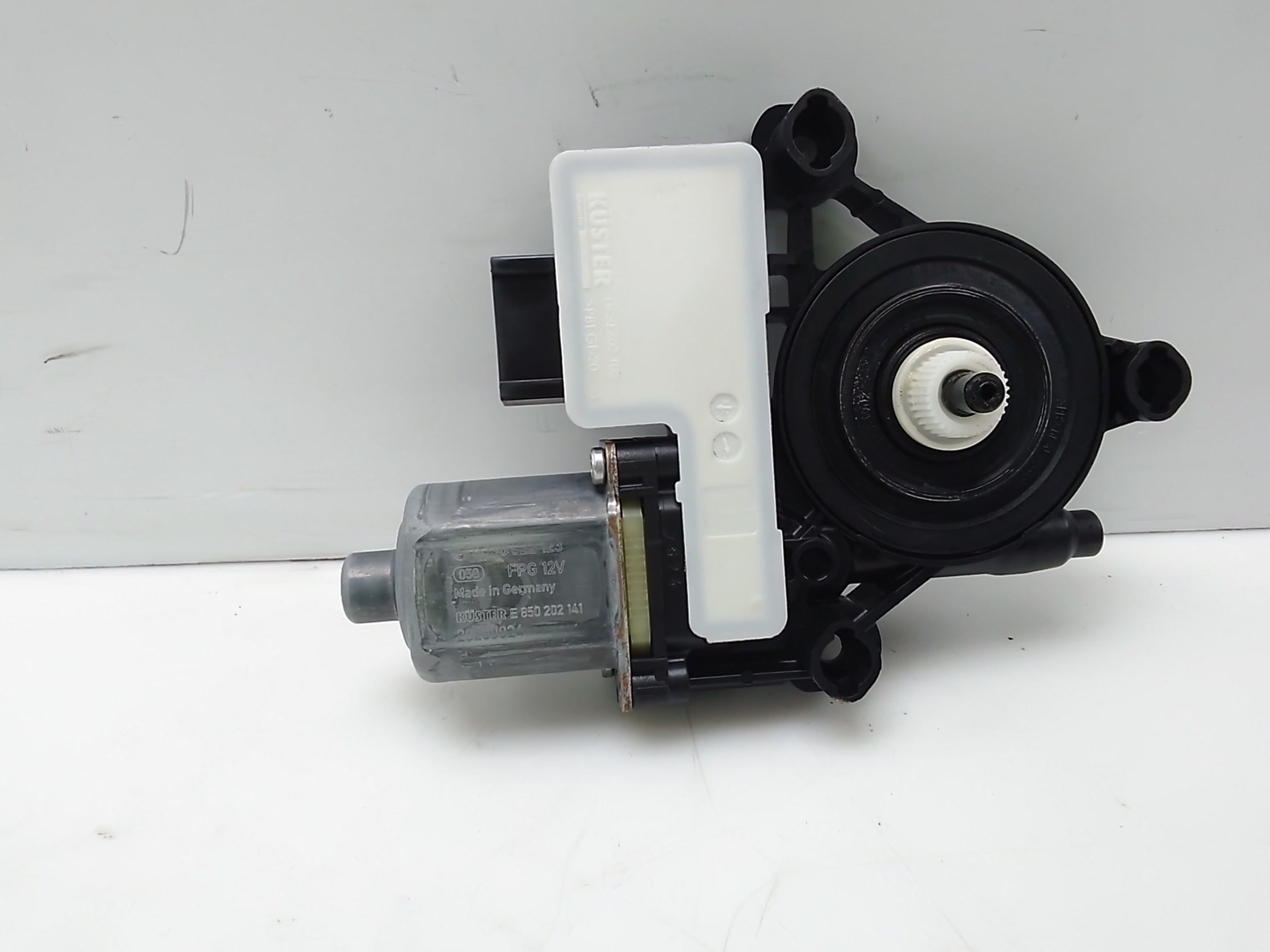 Motor elevalunas trasero derecho volkswagen golf viii berlina (cd1)(12.2019->)