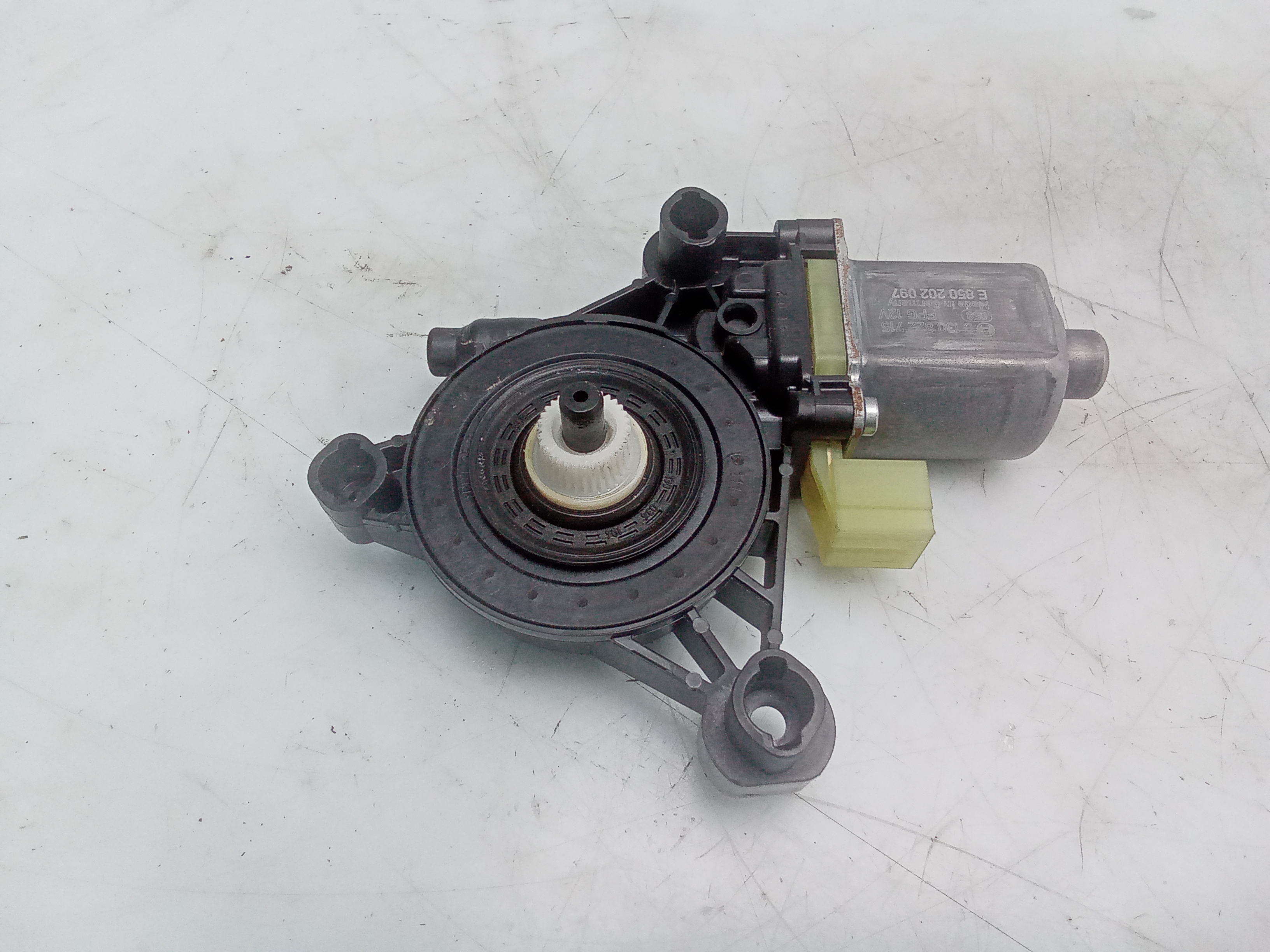 Motor elevalunas trasero izquierdo volkswagen golf viii berlina (cd1)(12.2019->)