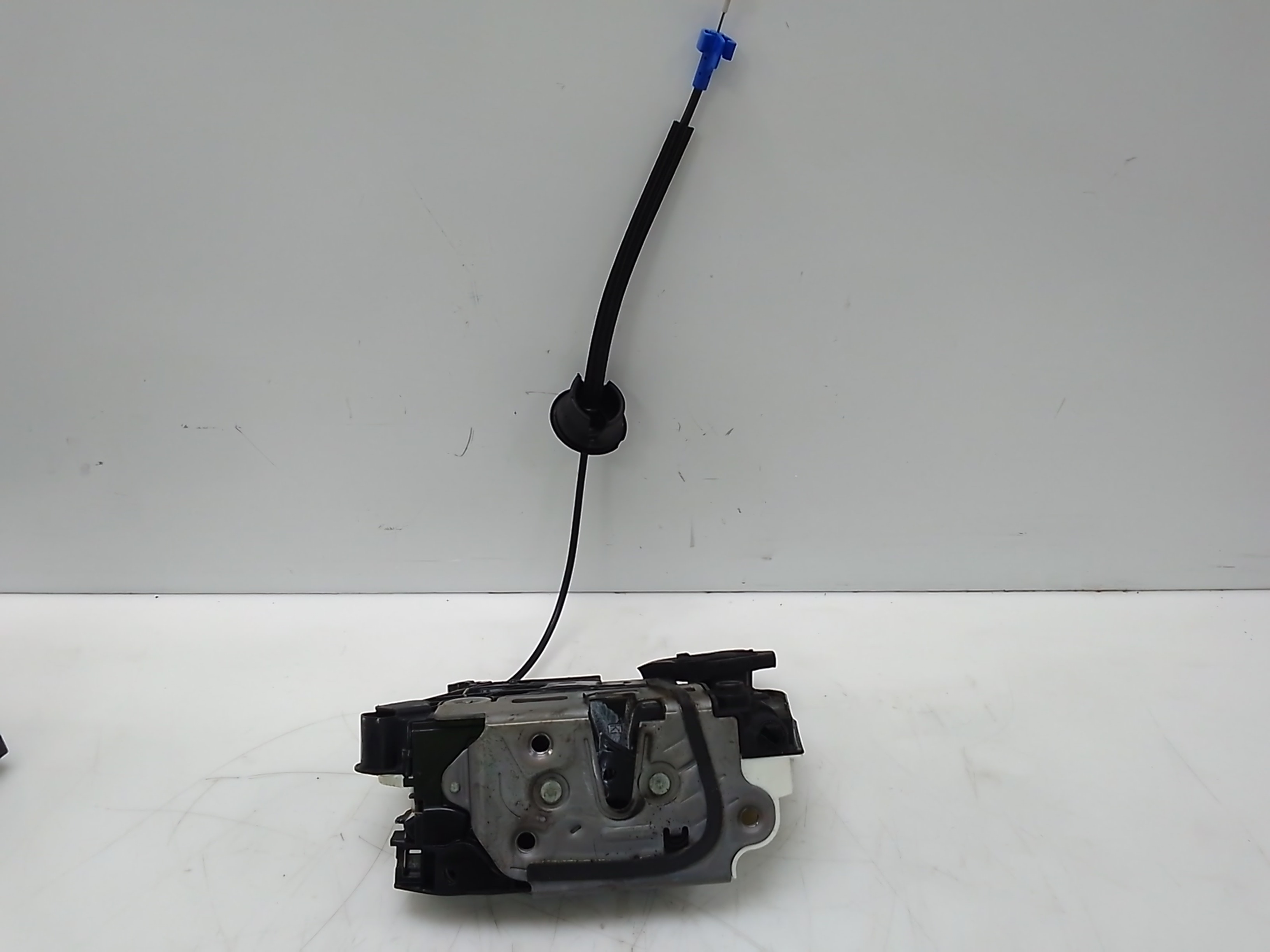 Cerradura puerta trasera derecha seat leon (5f1)(09.2012->)