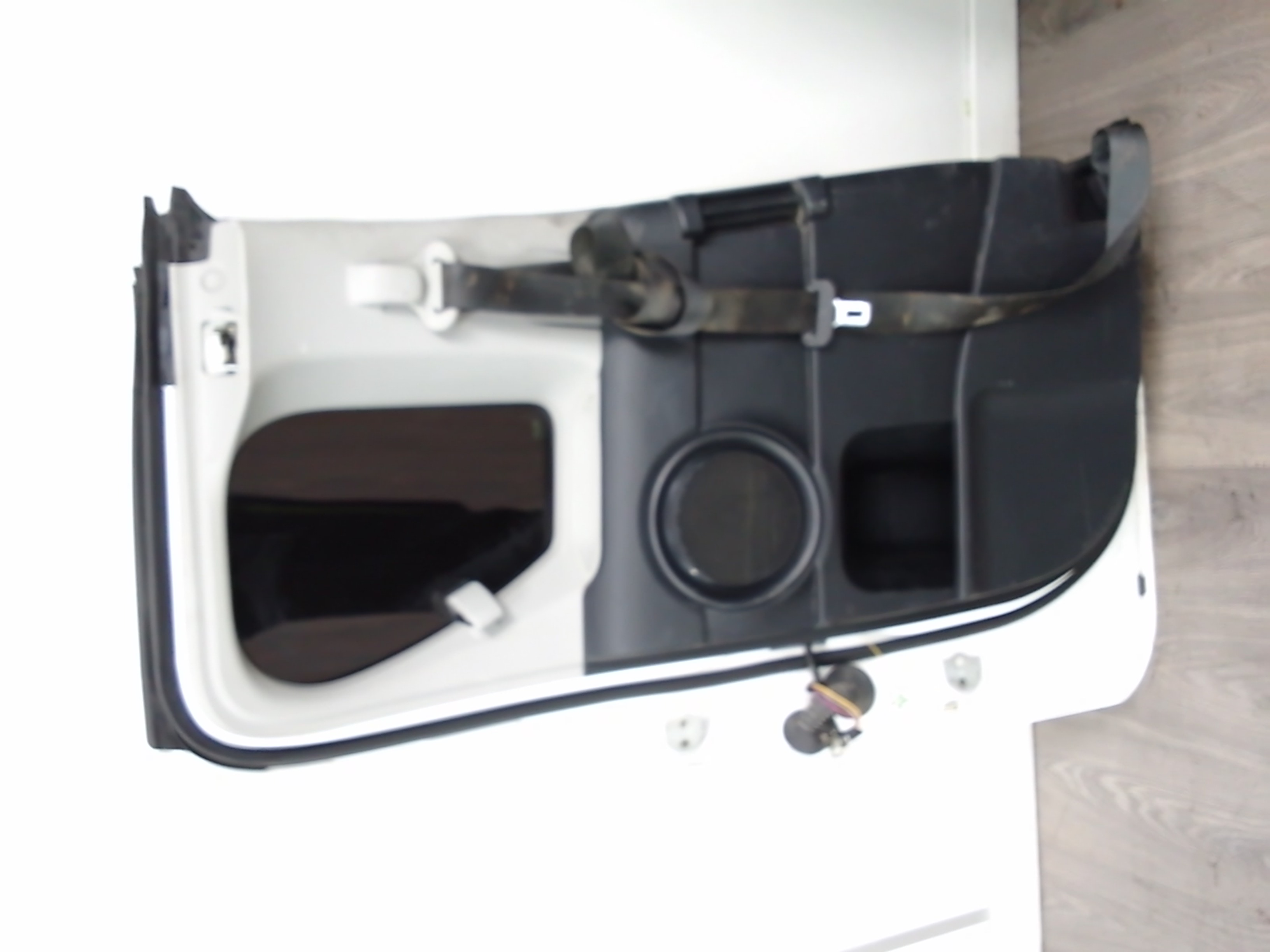 Puerta trasera izquierda toyota hilux (gun1)(2016->)