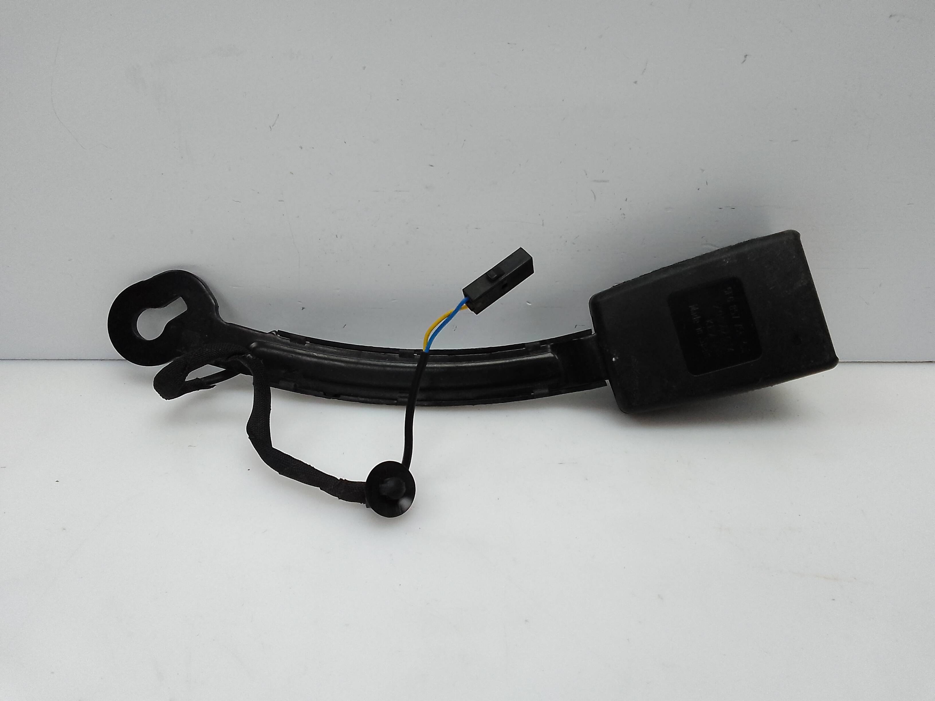 Anclaje cinturÓn delantero derecho seat leon (5f1)(09.2012->)